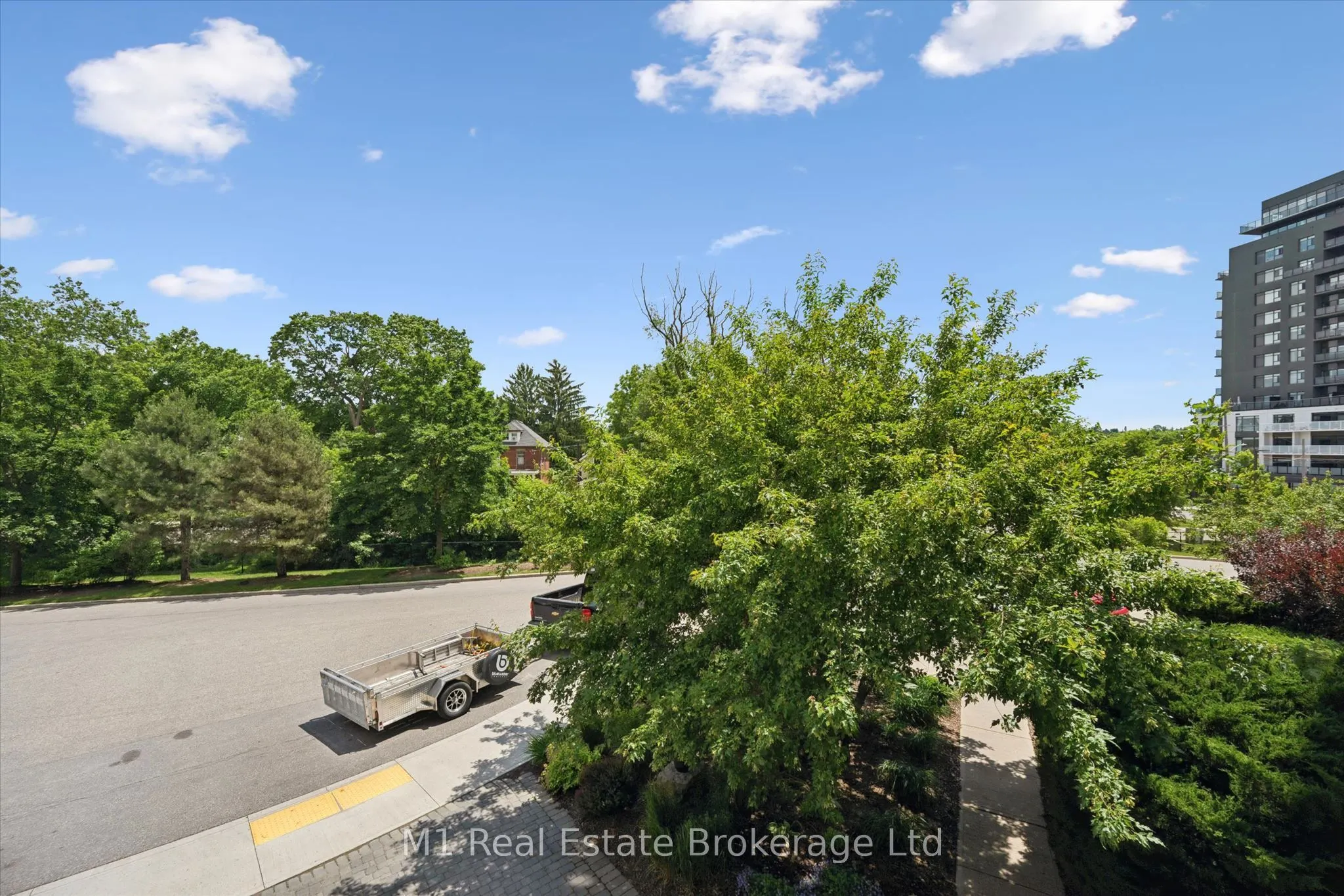 60 Wyndham Street S #207