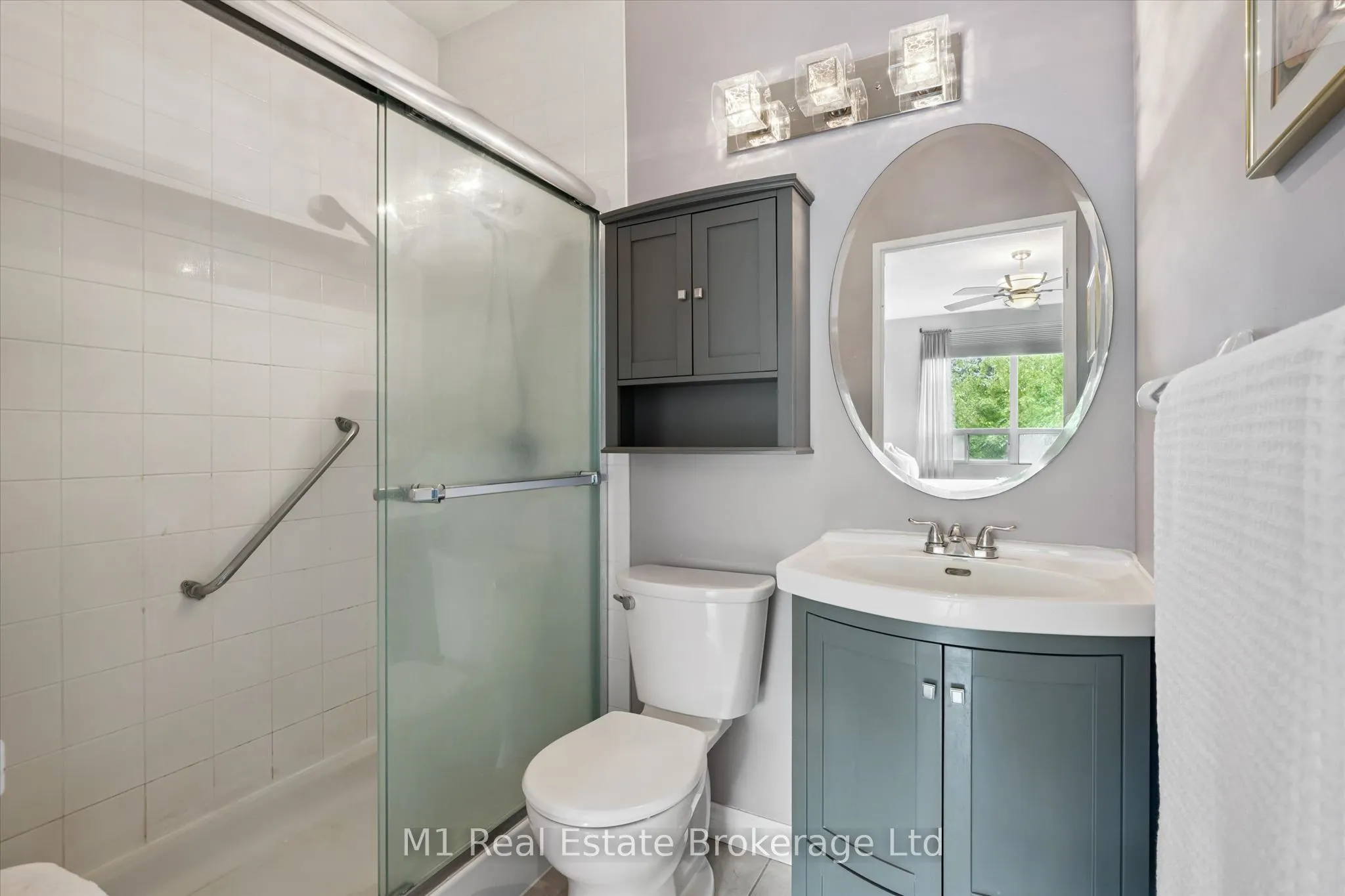60 Wyndham Street S #207