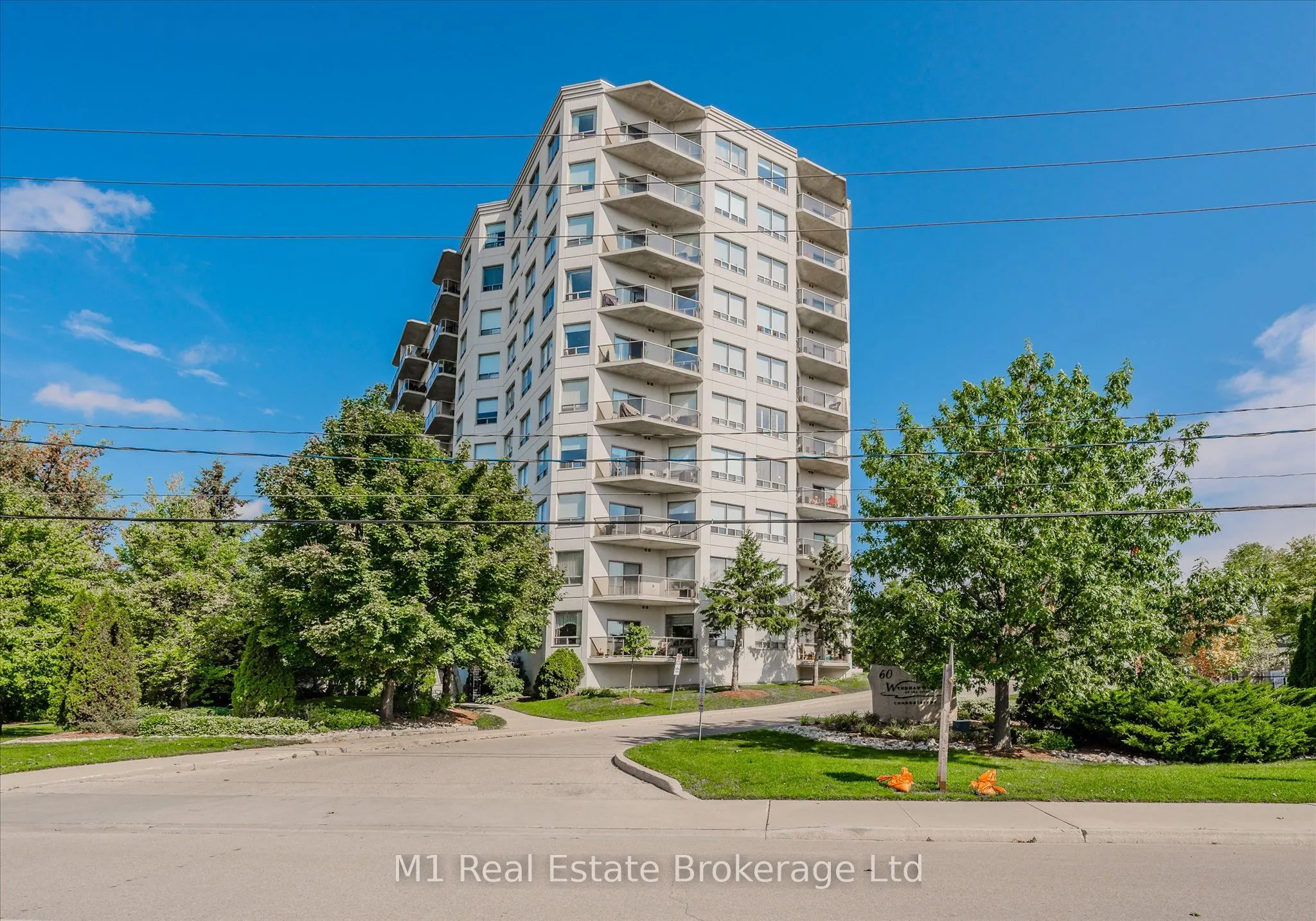 60 Wyndham Street S #207