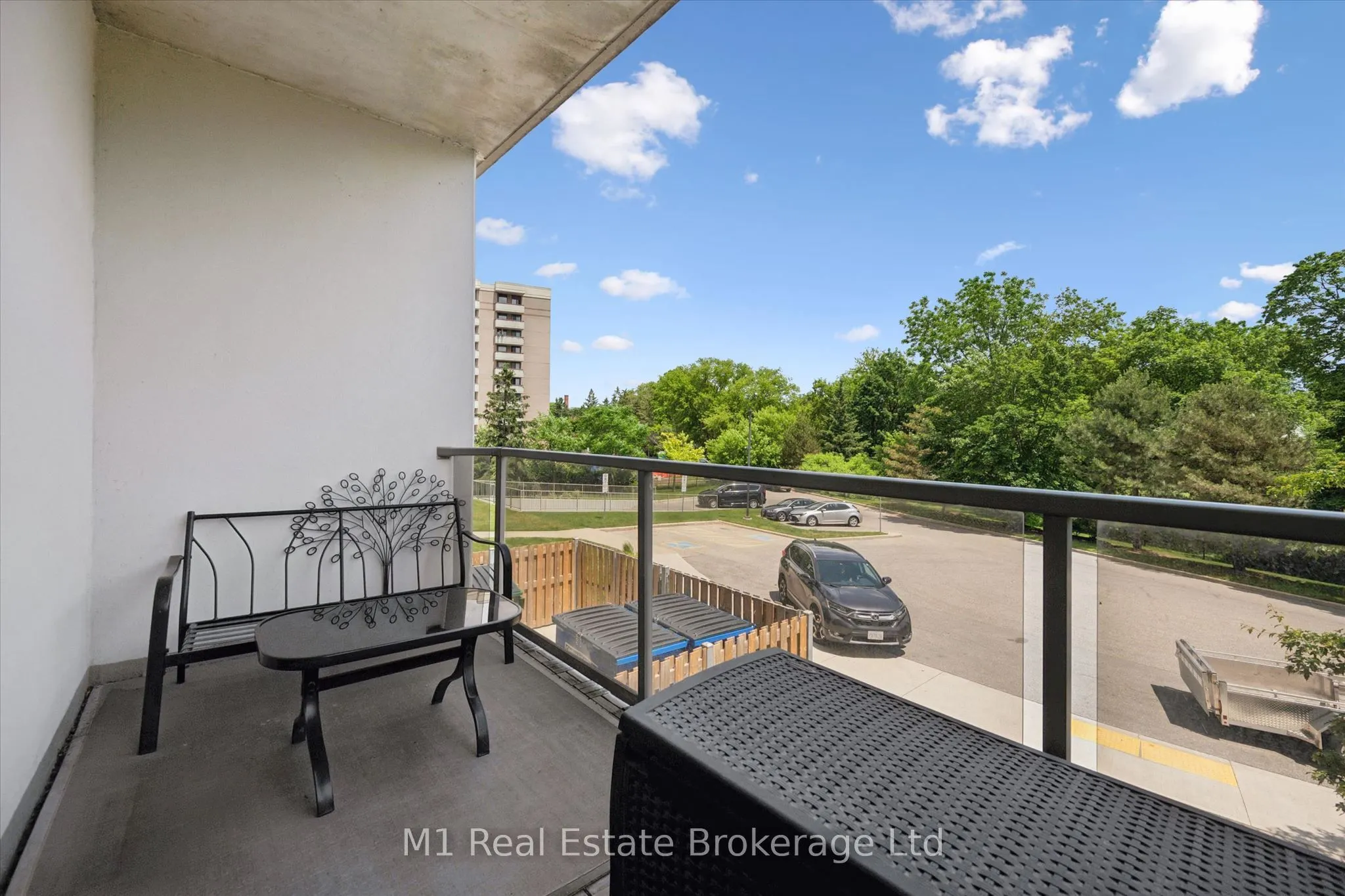 60 Wyndham Street S #207