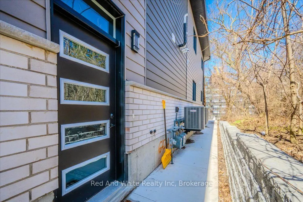 498 Karn Street