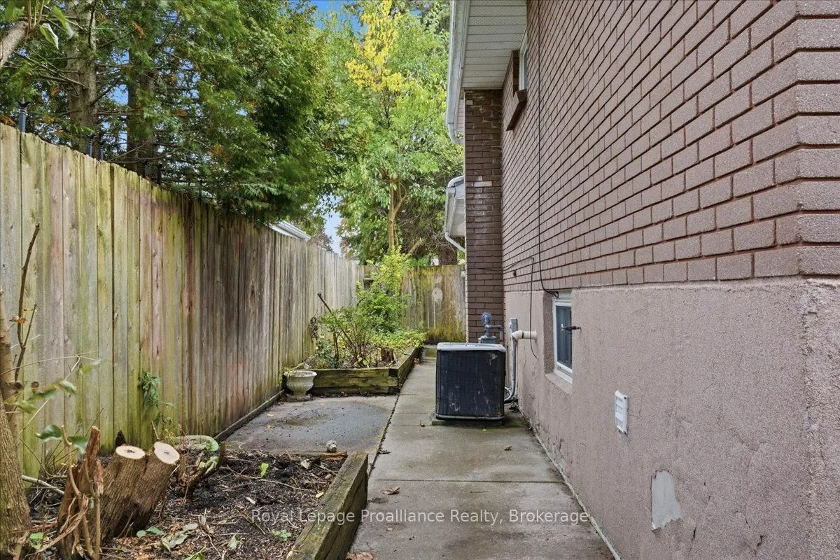 550 Victoria Avenue