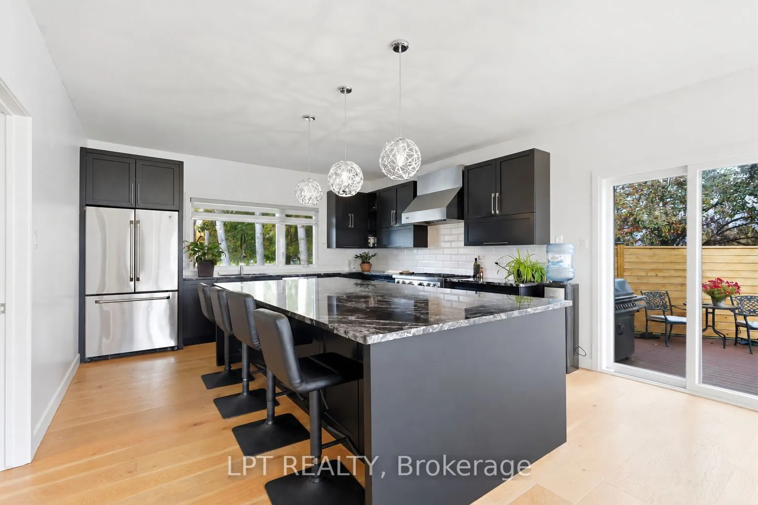 31 Carillon Crescent