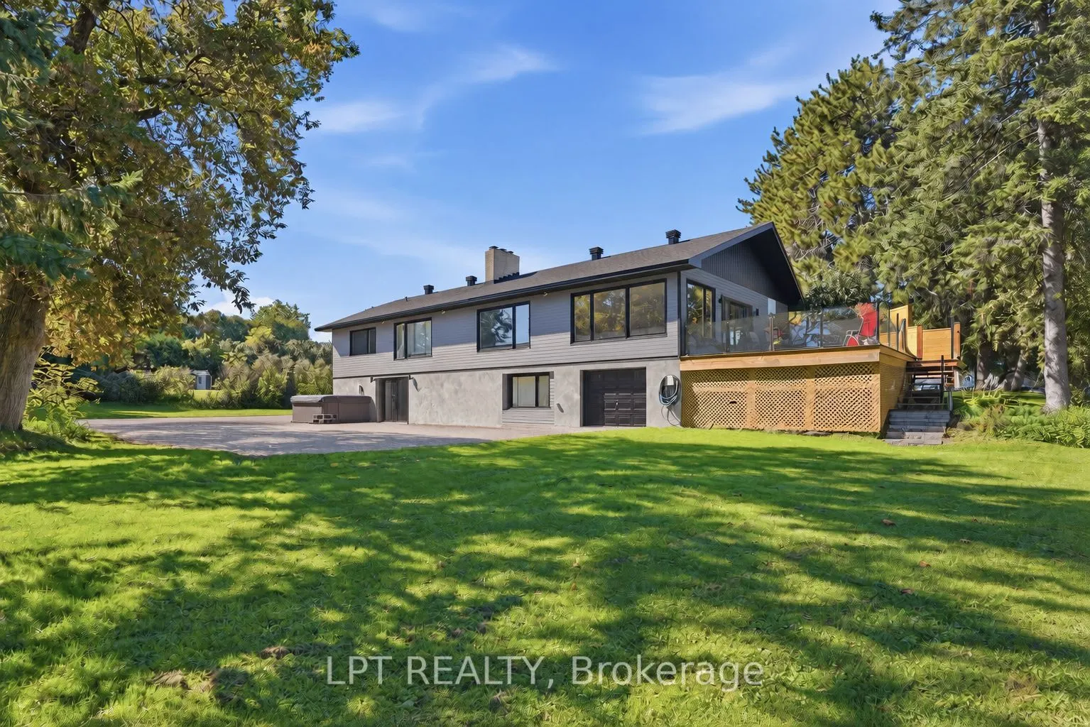 31 Carillon Crescent