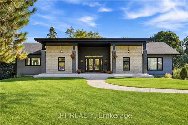 31 Carillon Crescent