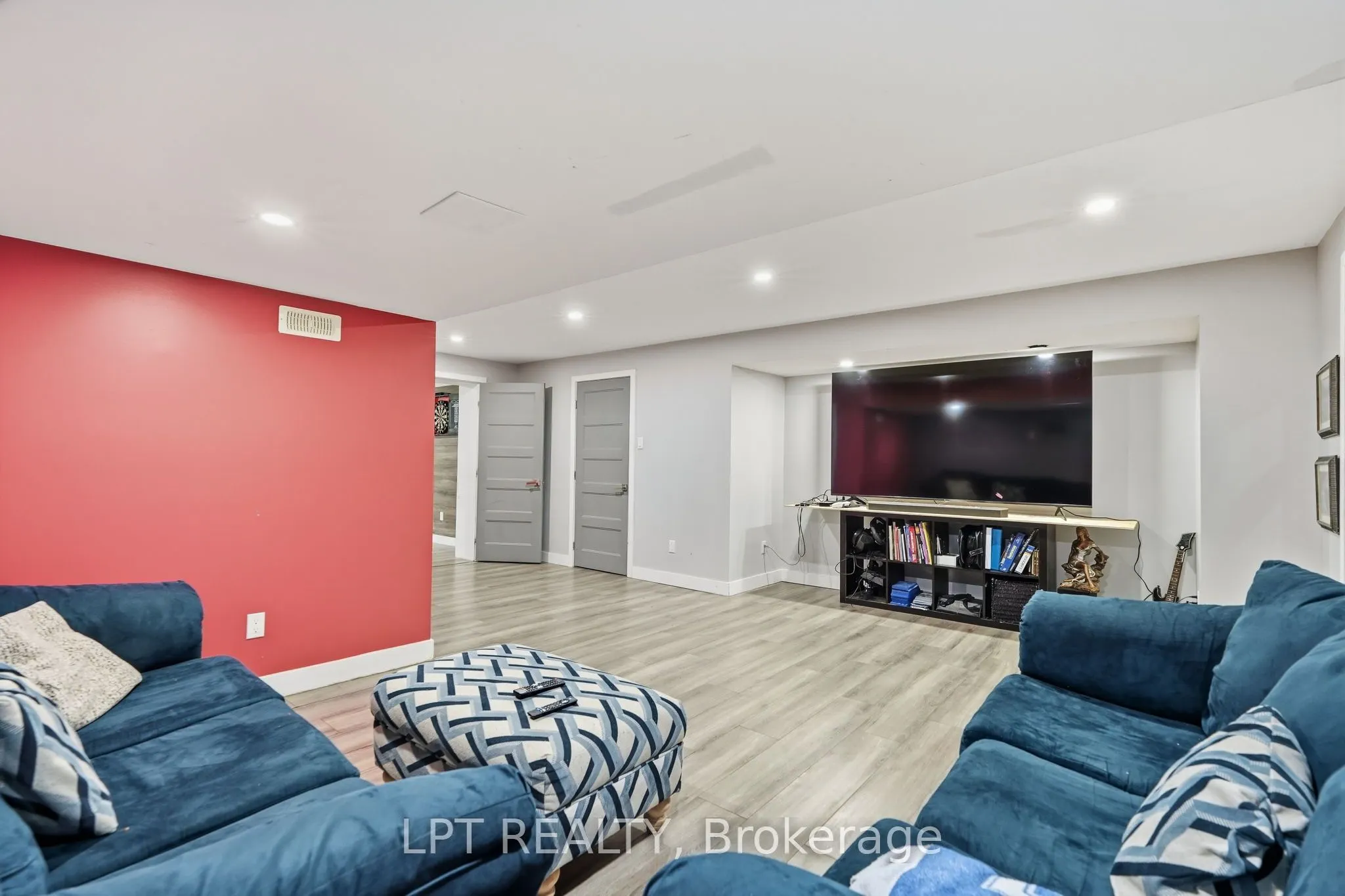 31 Carillon Crescent