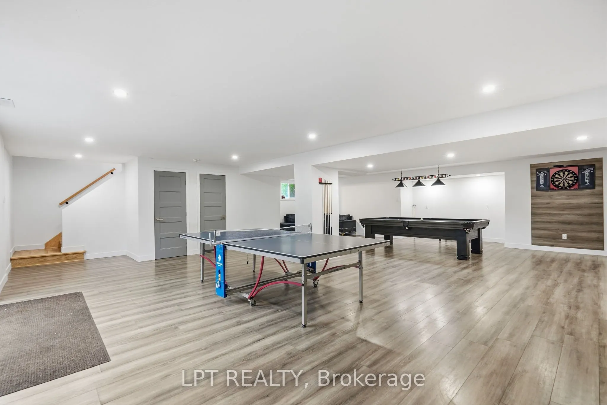 31 Carillon Crescent