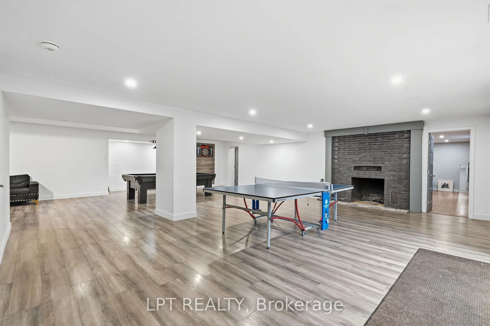 31 Carillon Crescent