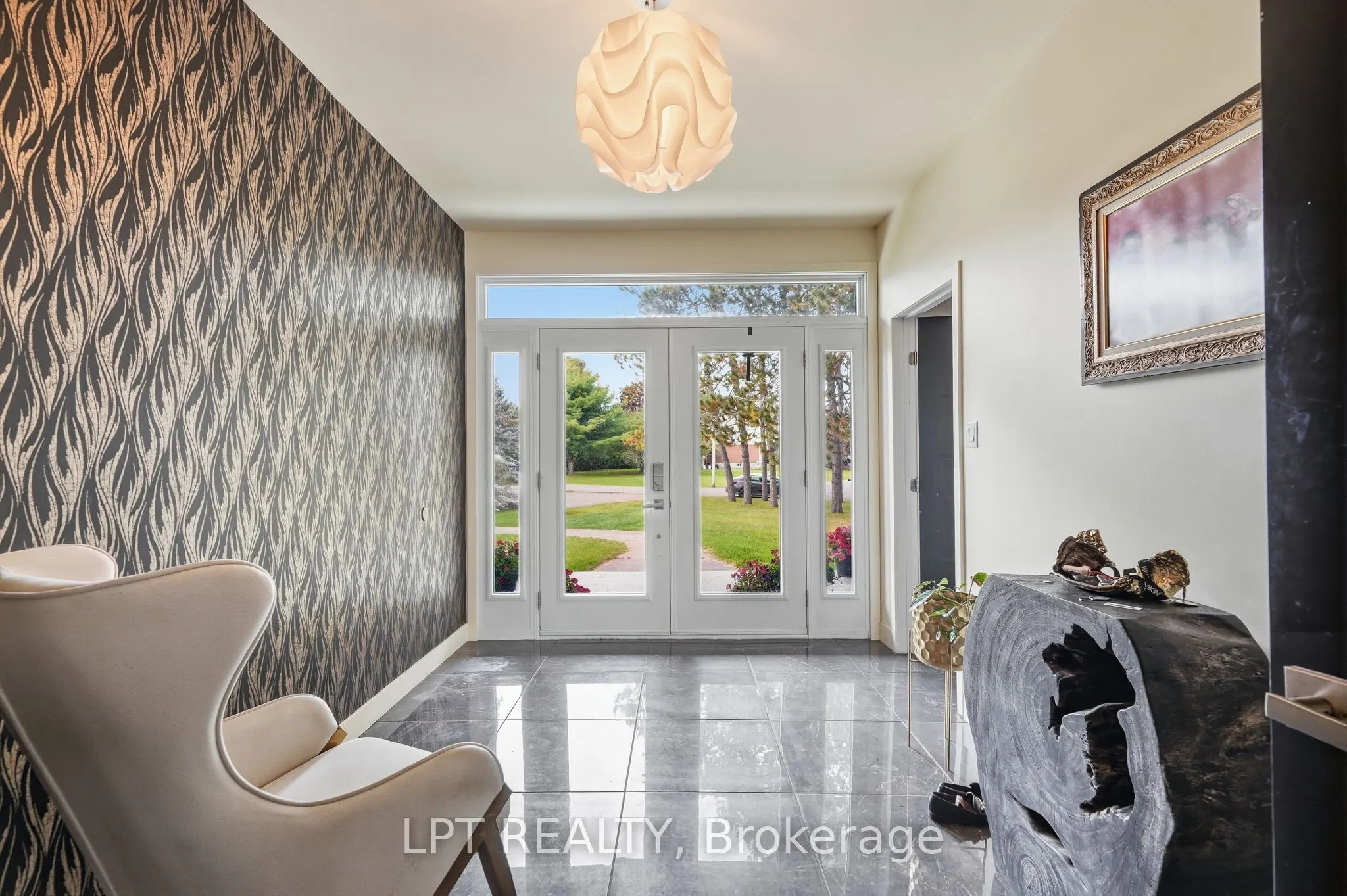 31 Carillon Crescent