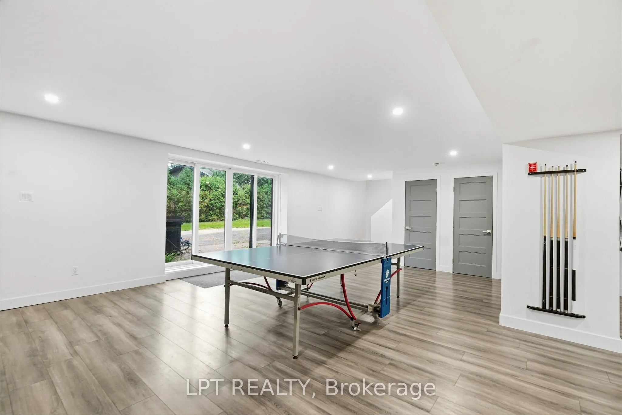 31 Carillon Crescent