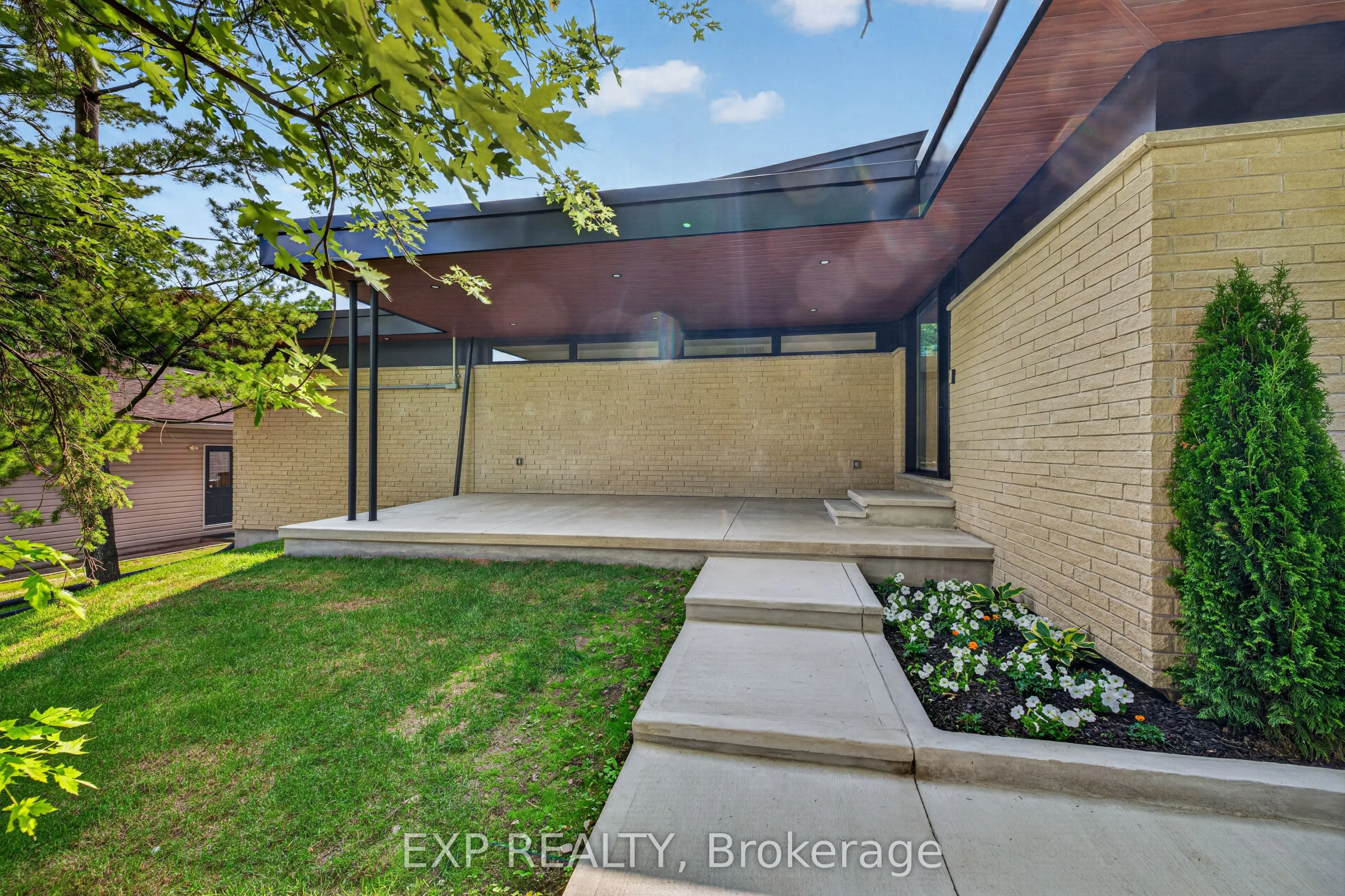 152 St Andrew Street N