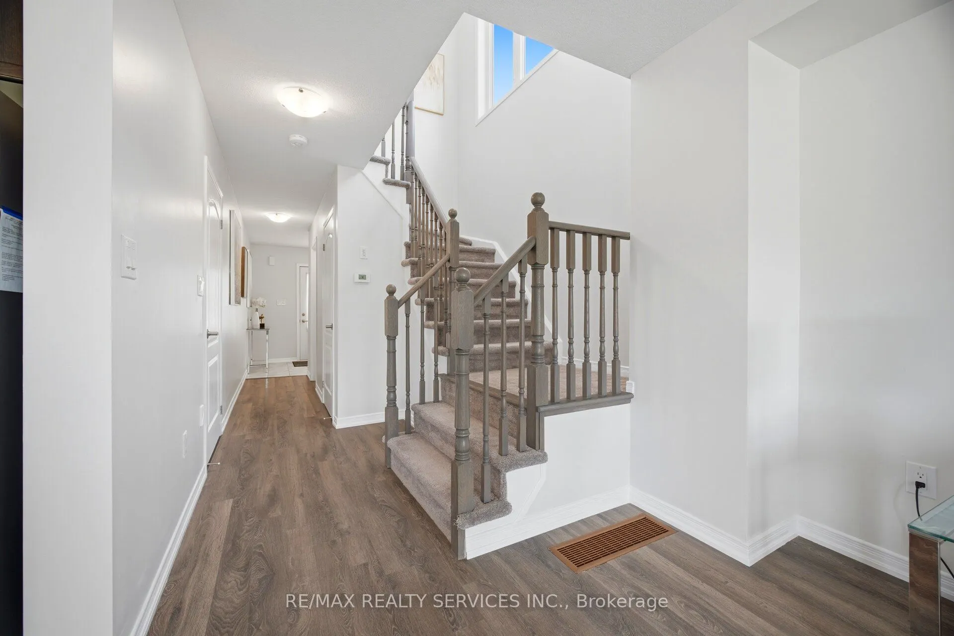 250 Esther Crescent