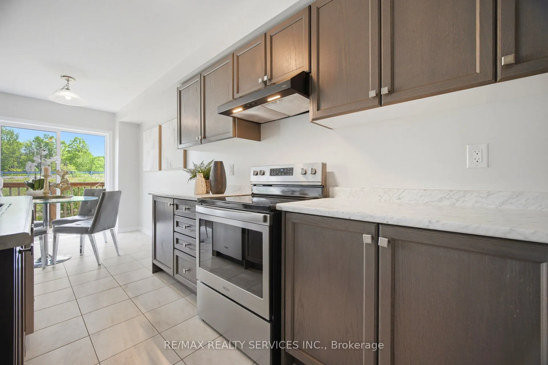 250 Esther Crescent