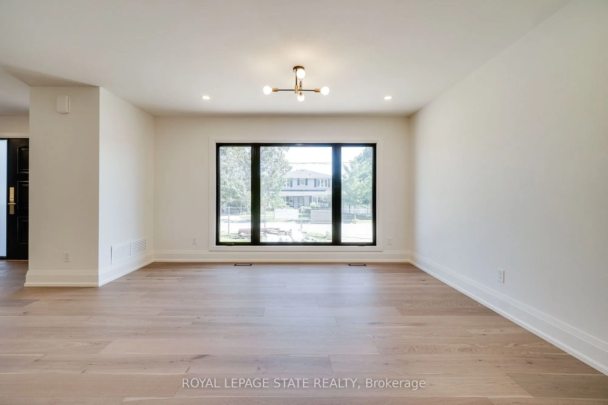 24 Royce Avenue