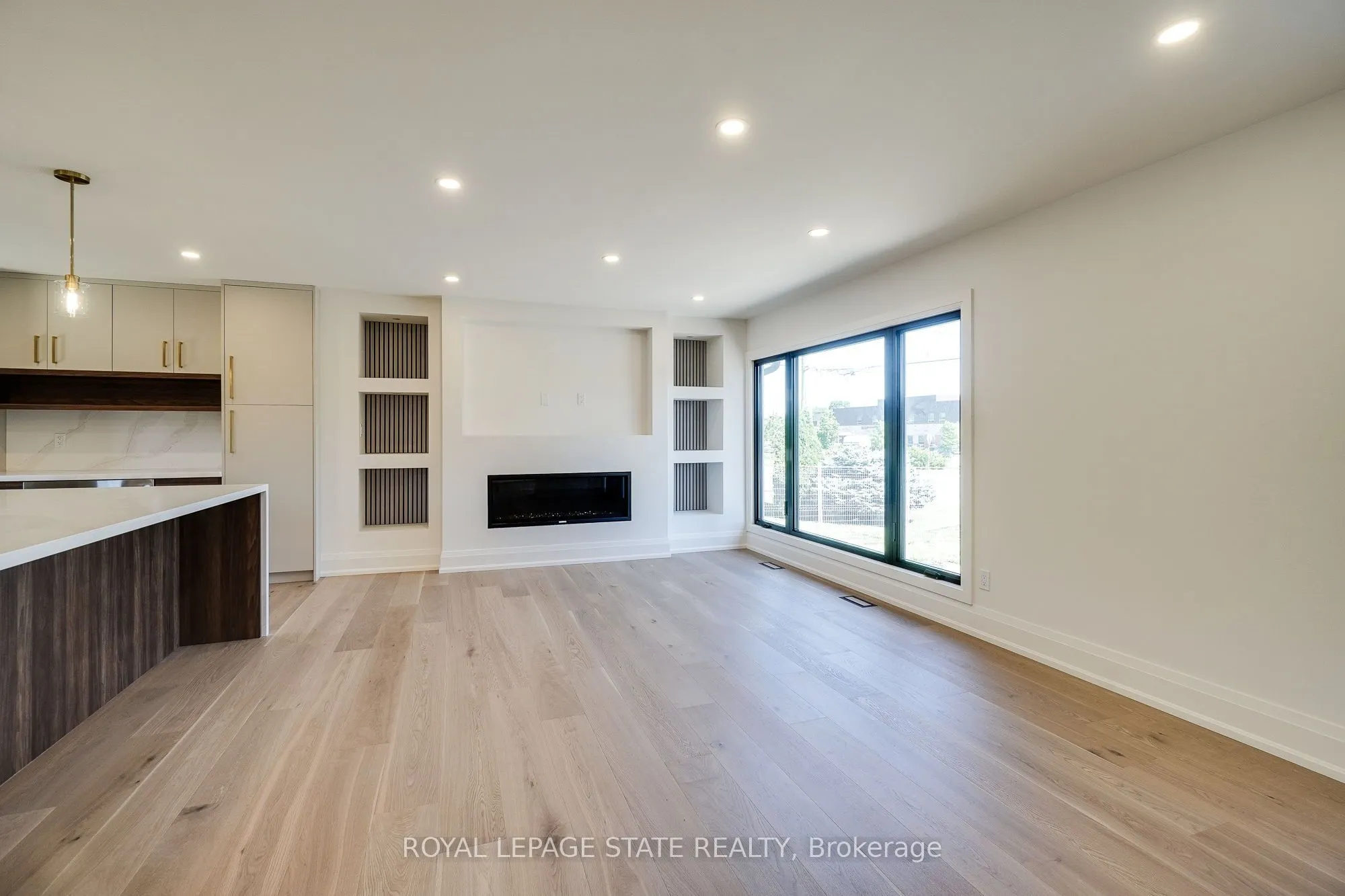 24 Royce Avenue