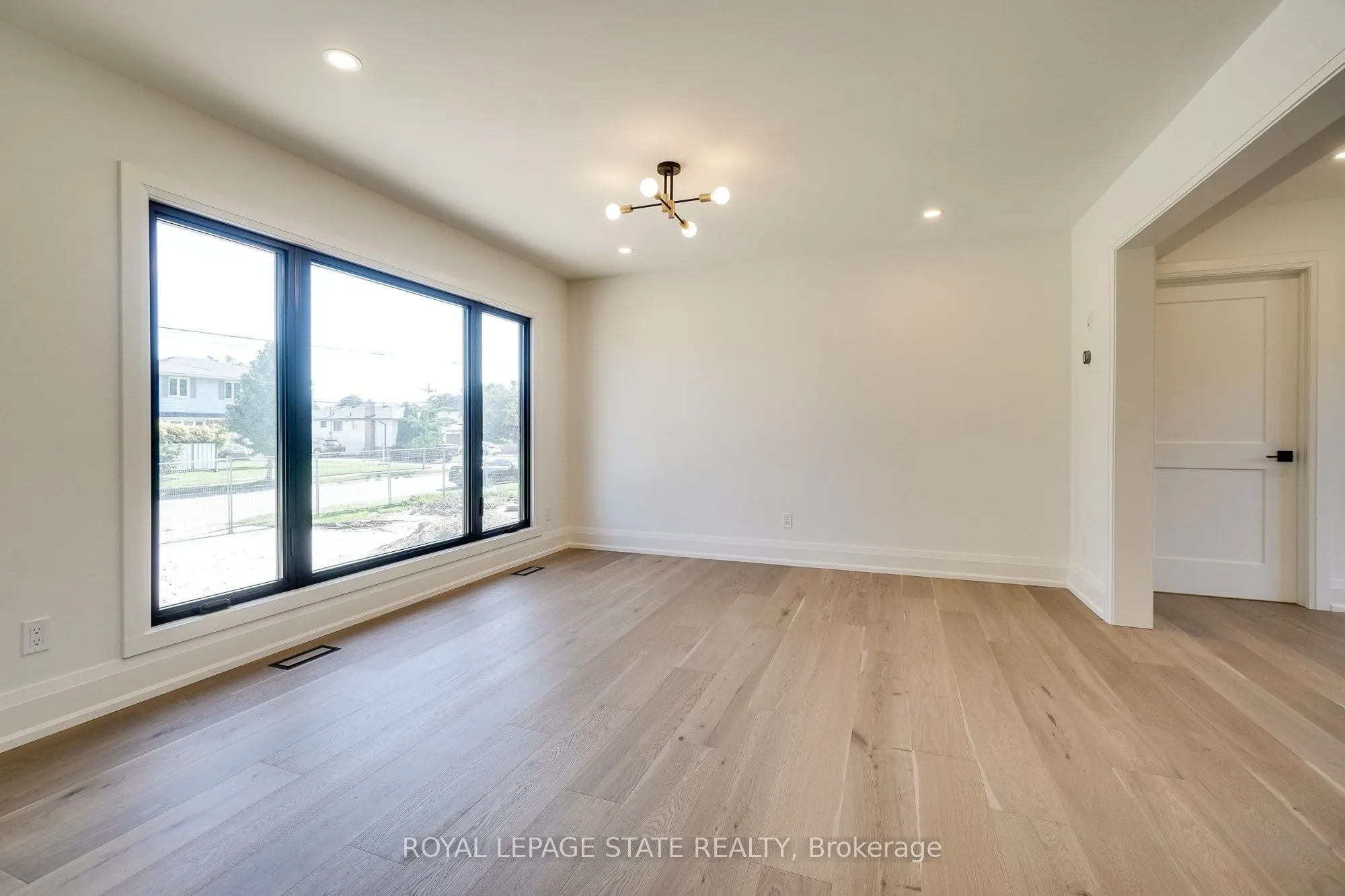 24 Royce Avenue