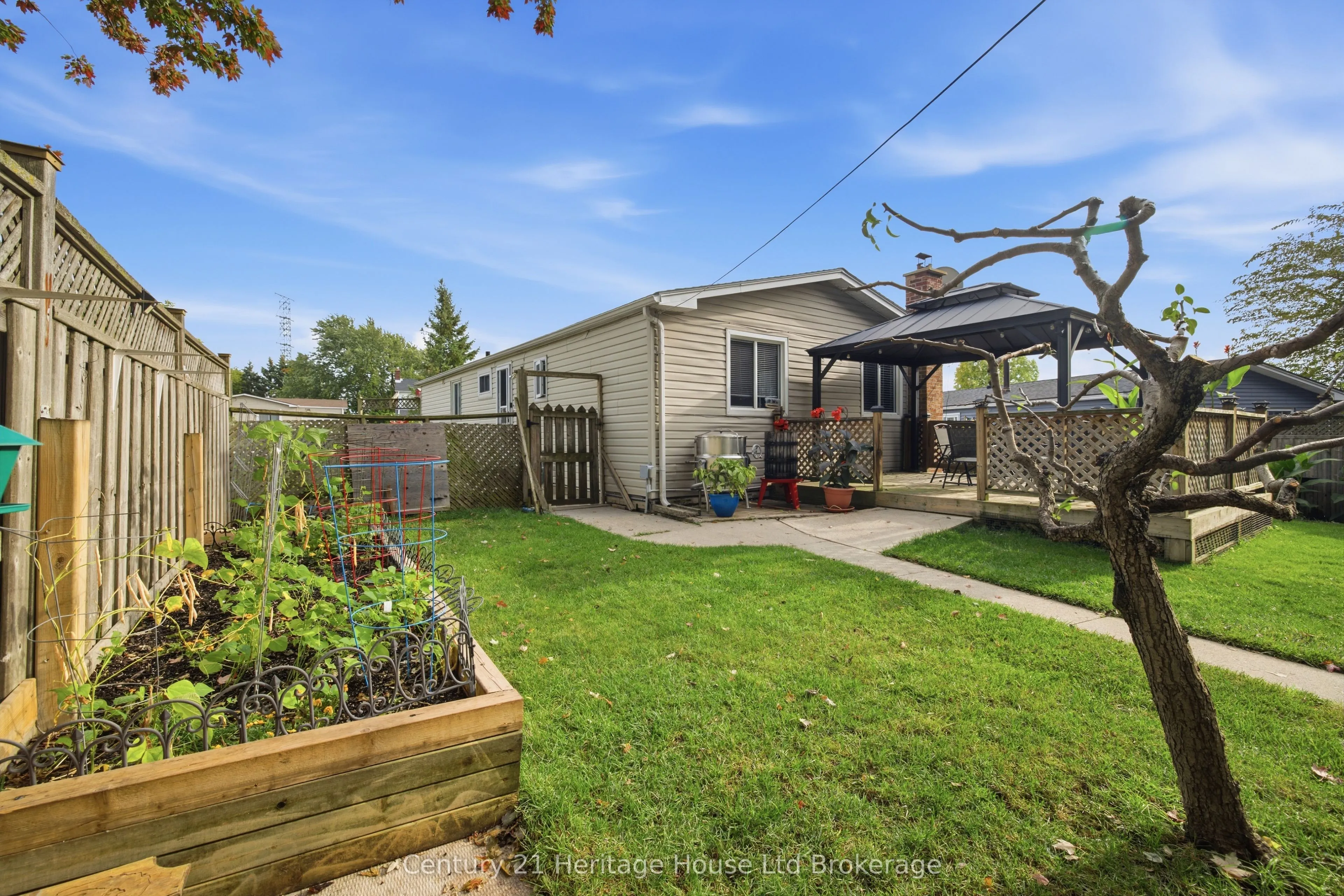 921 Lincoln Drive