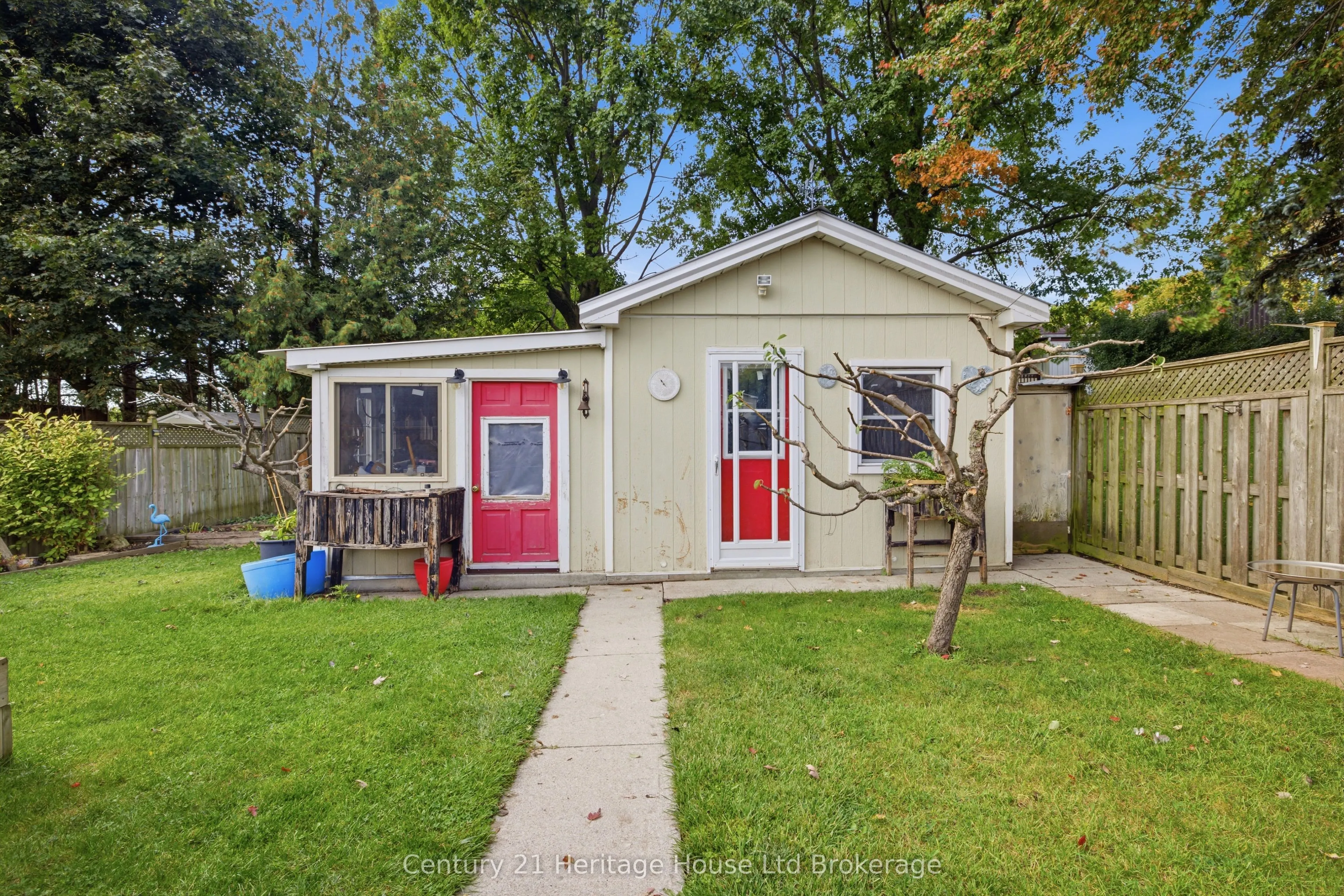 921 Lincoln Drive