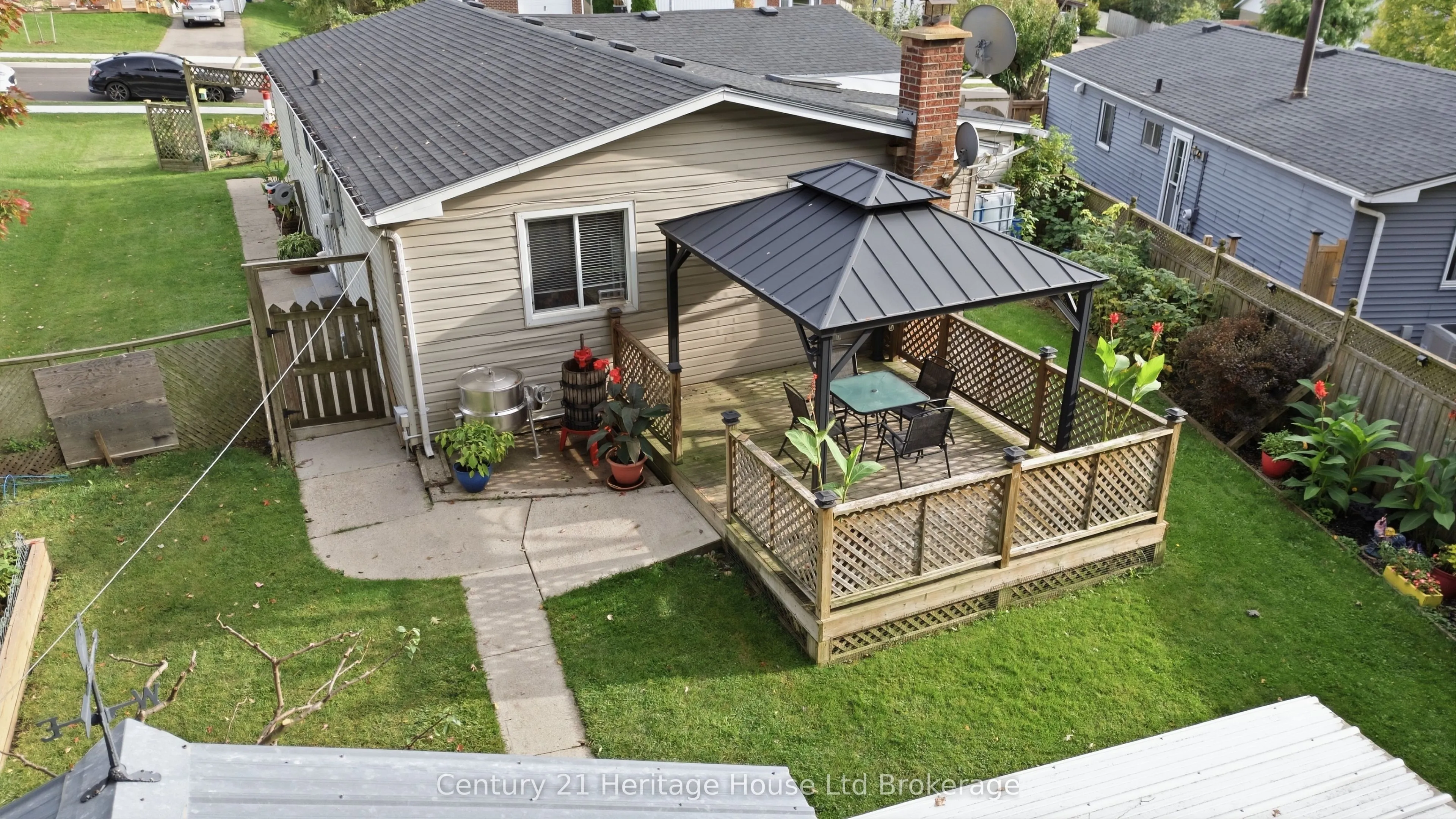 921 Lincoln Drive