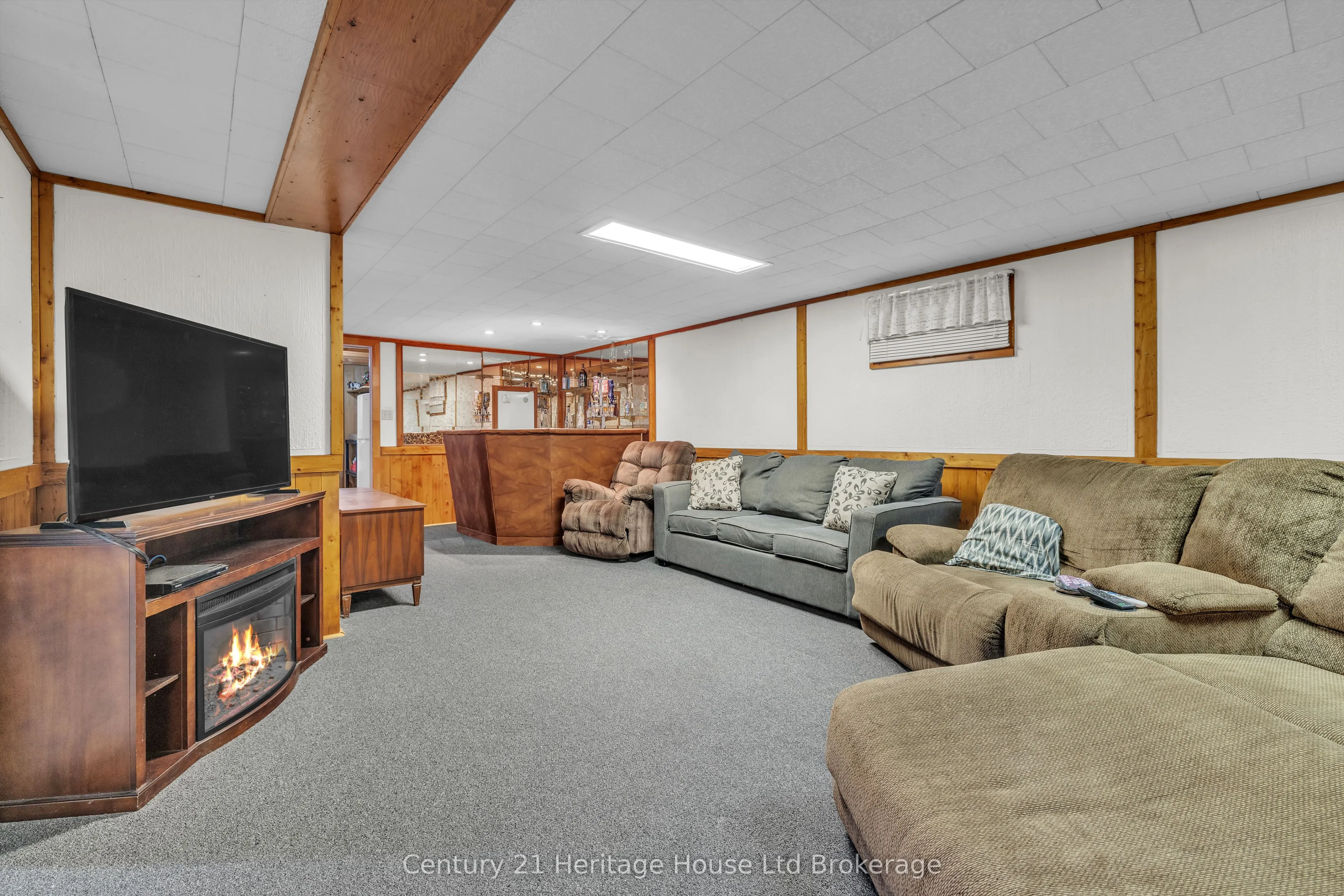 921 Lincoln Drive