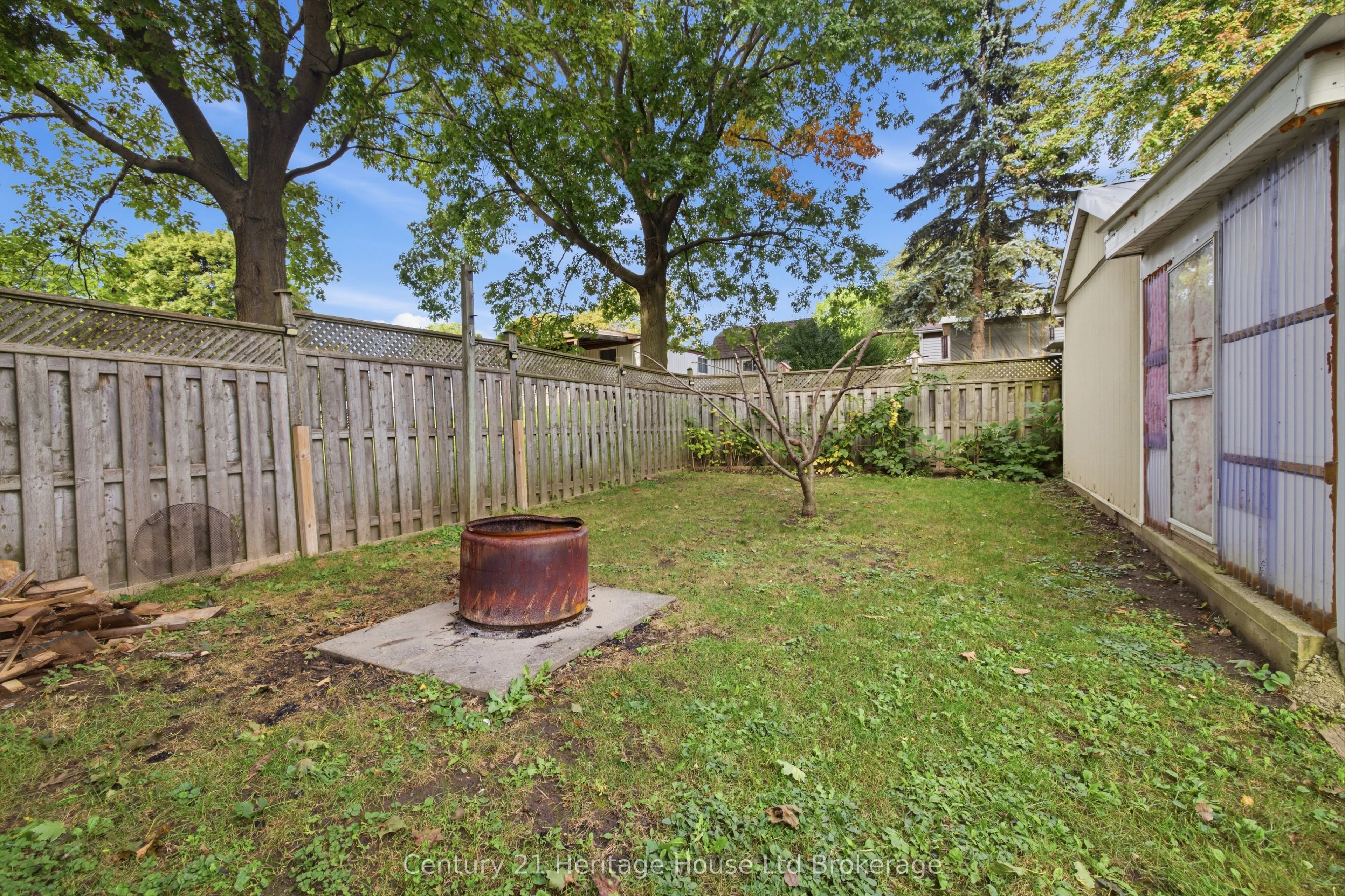 921 Lincoln Drive