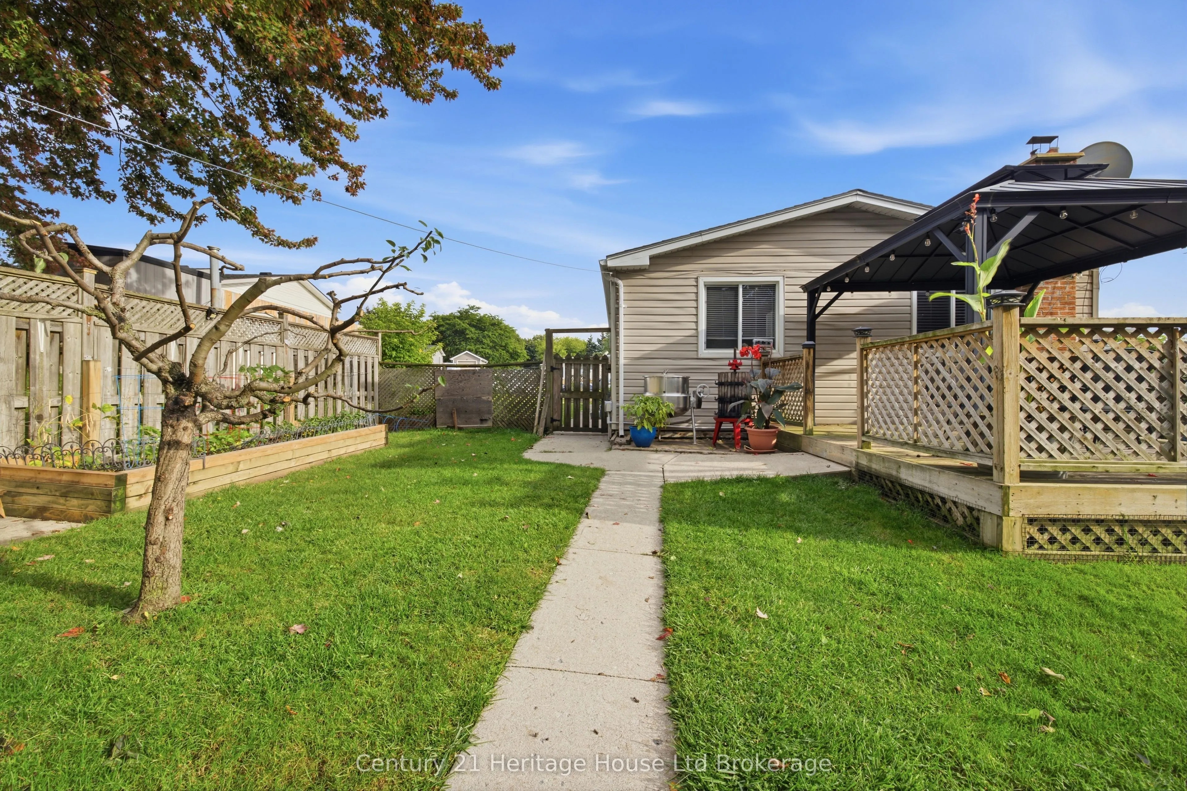 921 Lincoln Drive