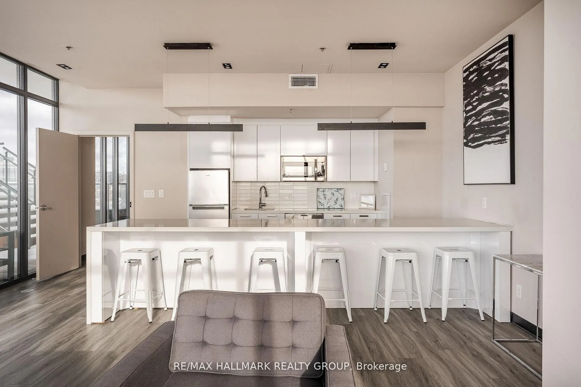 203 Catherine Street W #710