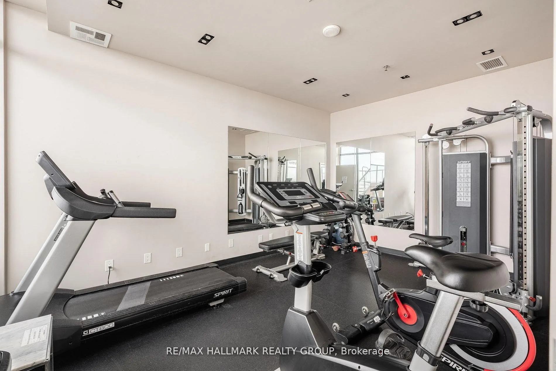 203 Catherine Street W #710