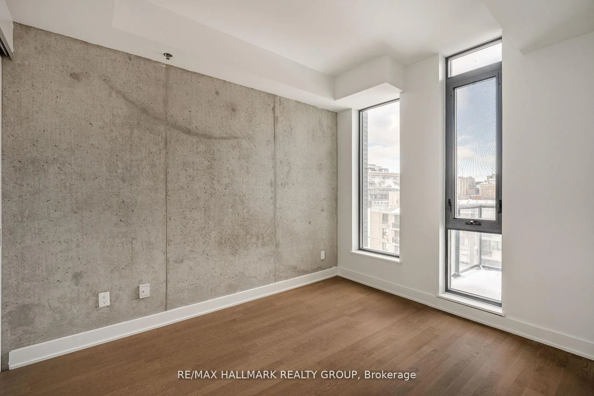 203 Catherine Street W #710