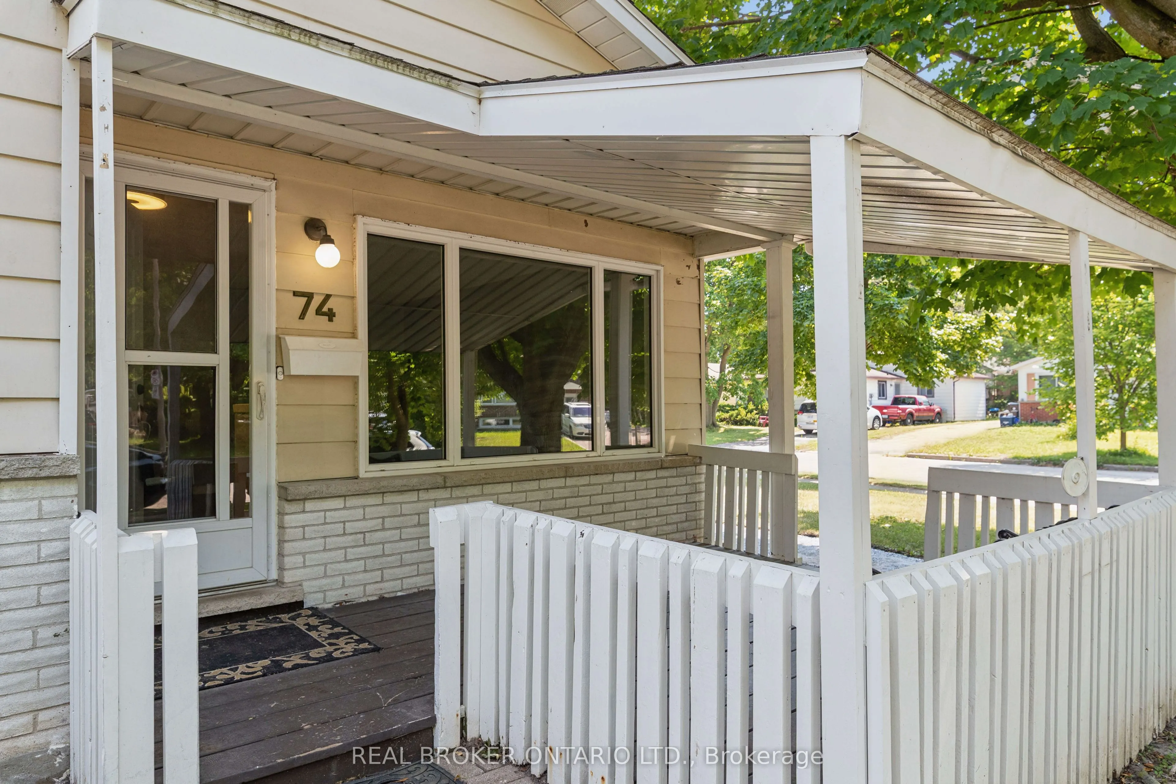 74 Helene Crescent