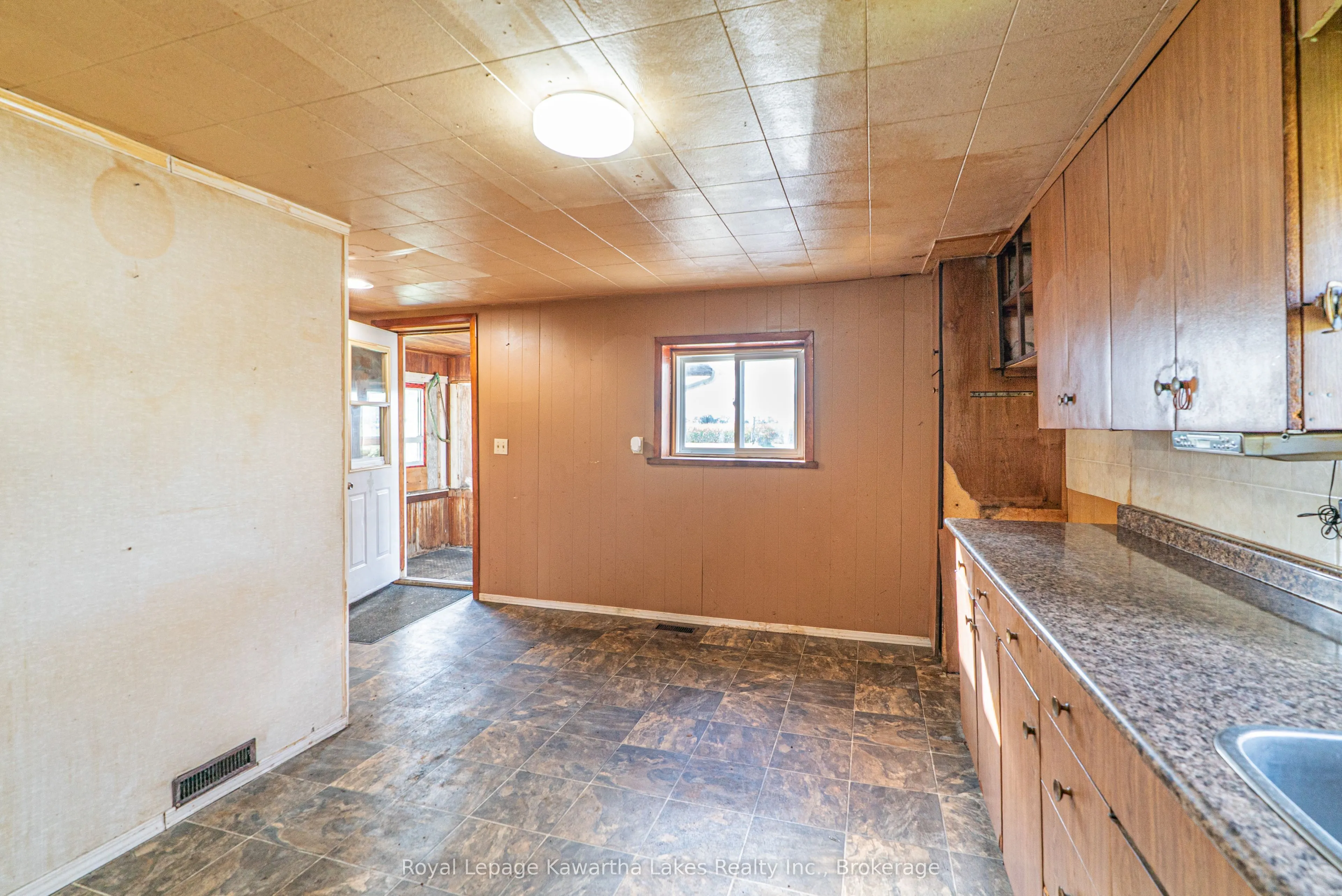 76 Long Beach Road
