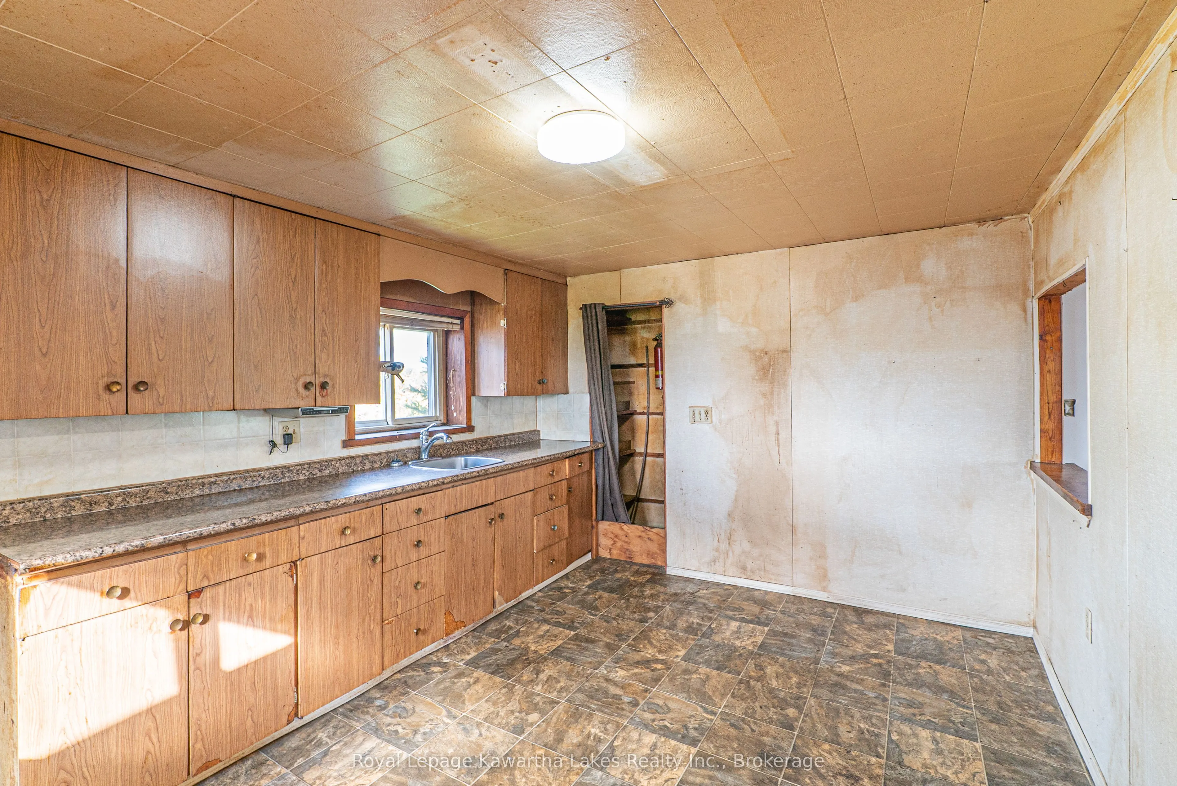 76 Long Beach Road