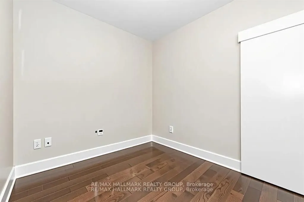 101 Richmond Road #319