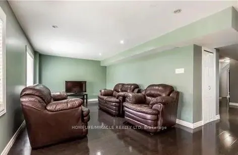 4 Clairfields Drive #Basement