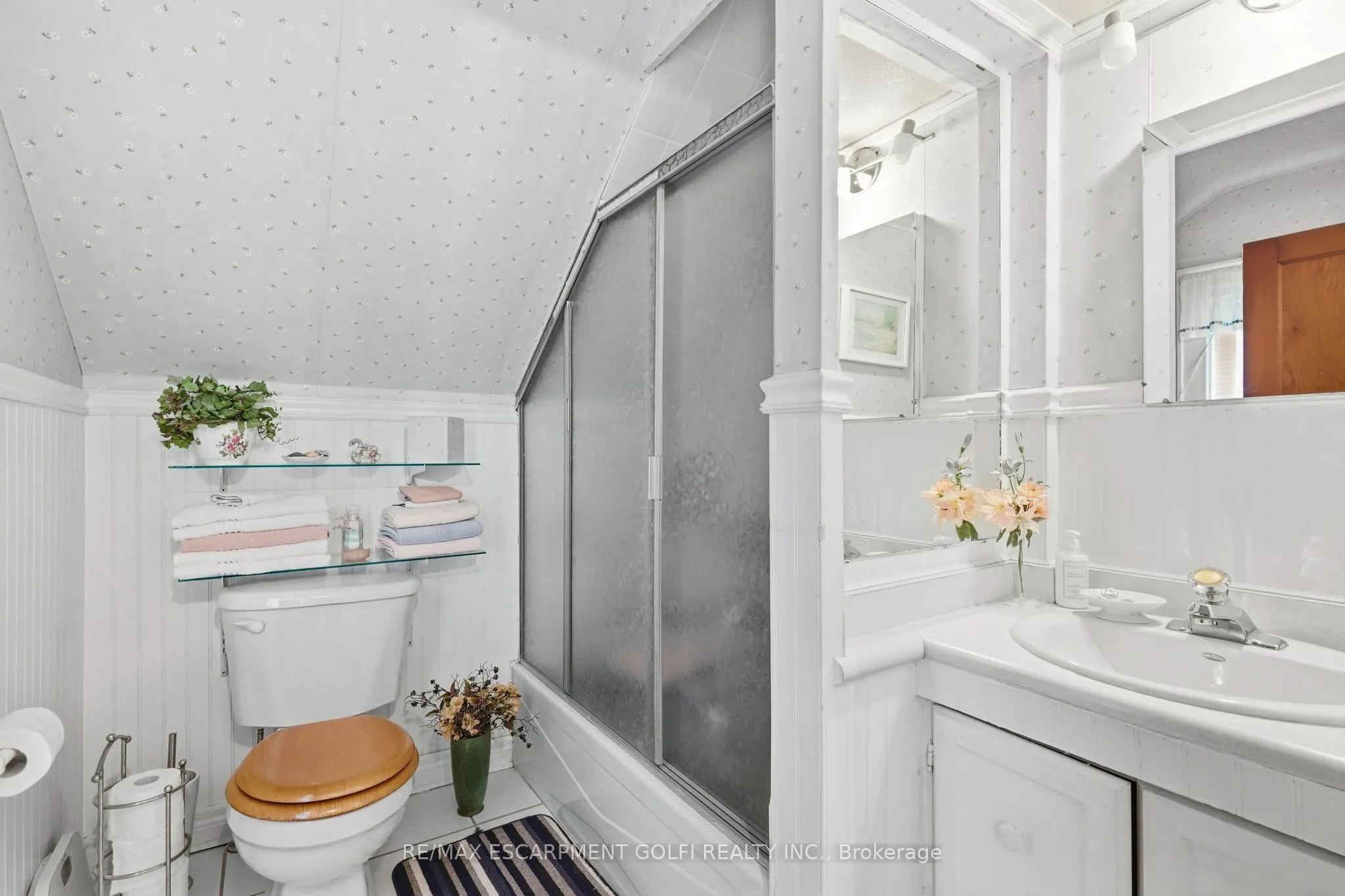 240 Canboro Road