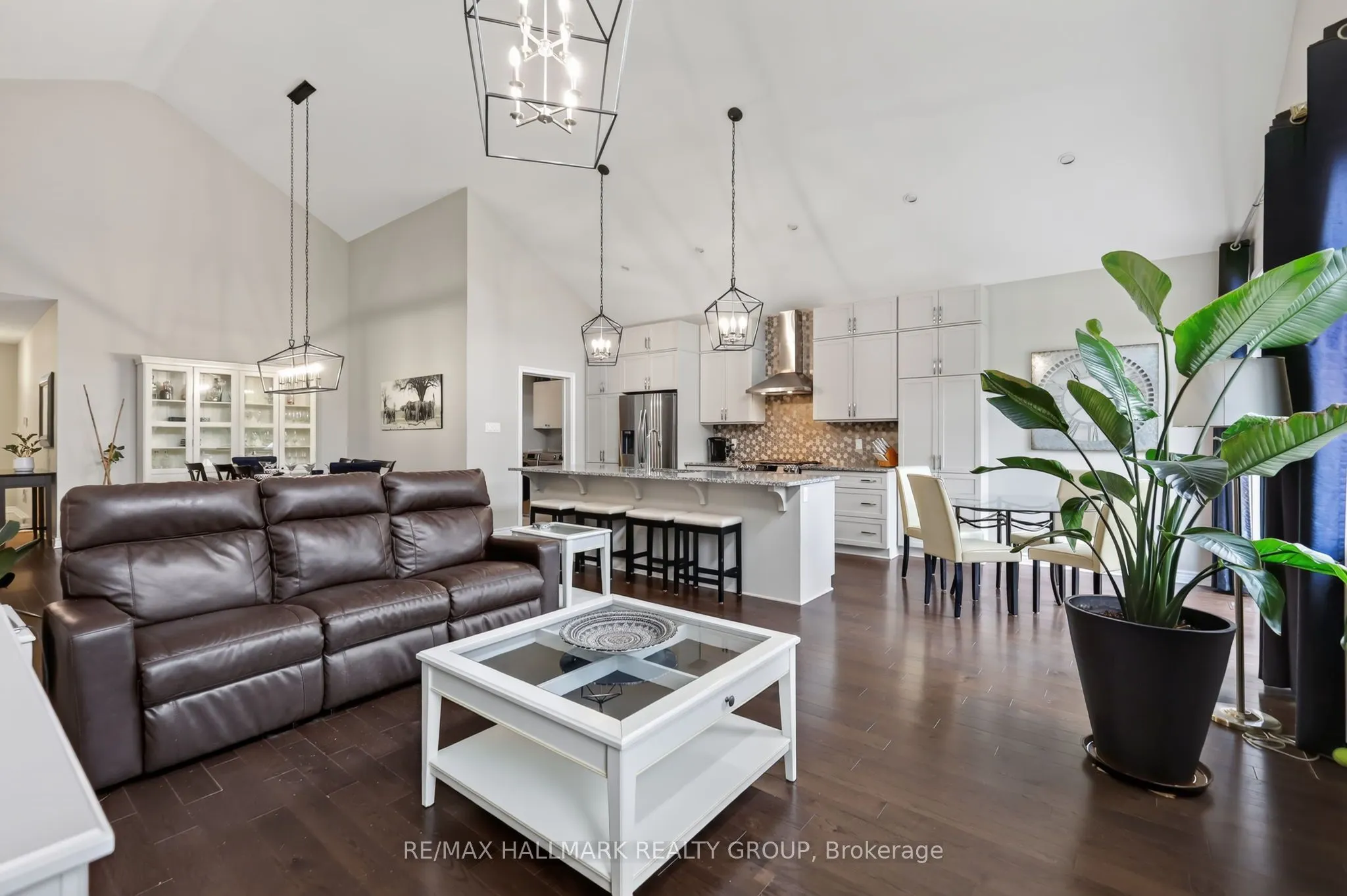 206 Pioneer Road