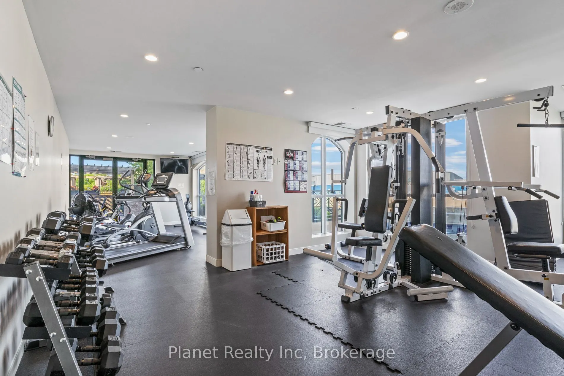 160 Macdonell Street #508