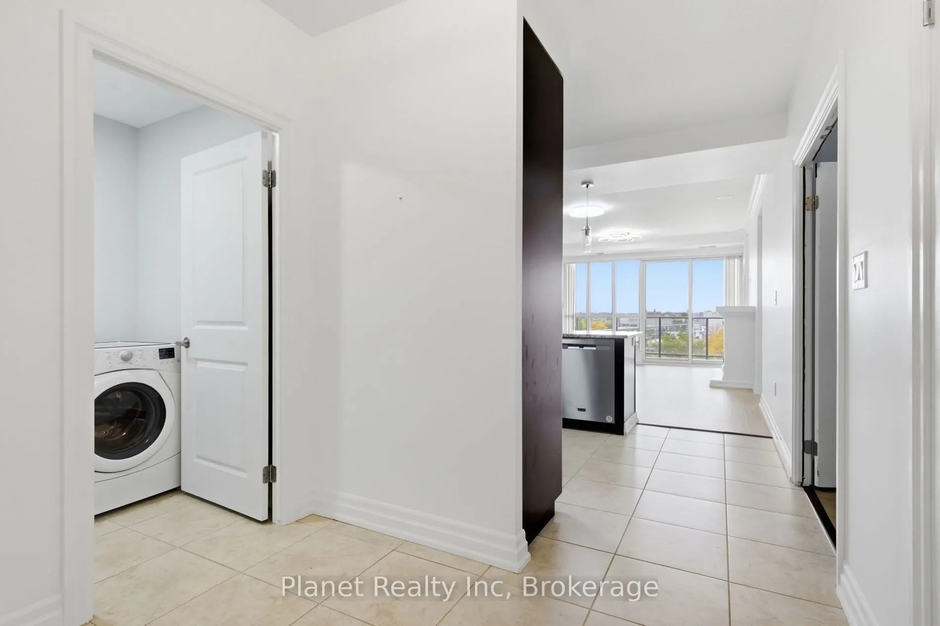 160 Macdonell Street #508