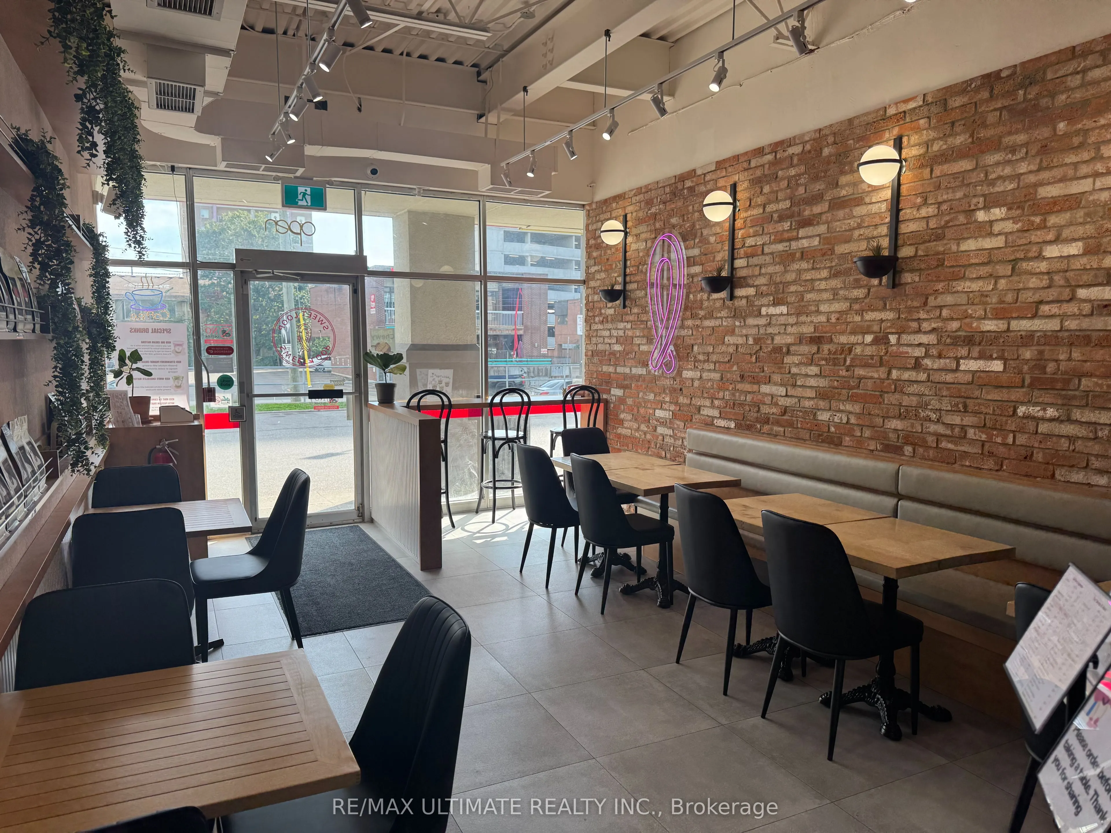 255 King Street N #12