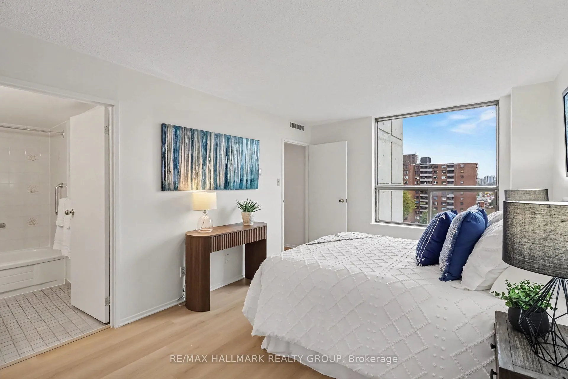 200 Lafontaine Avenue #902