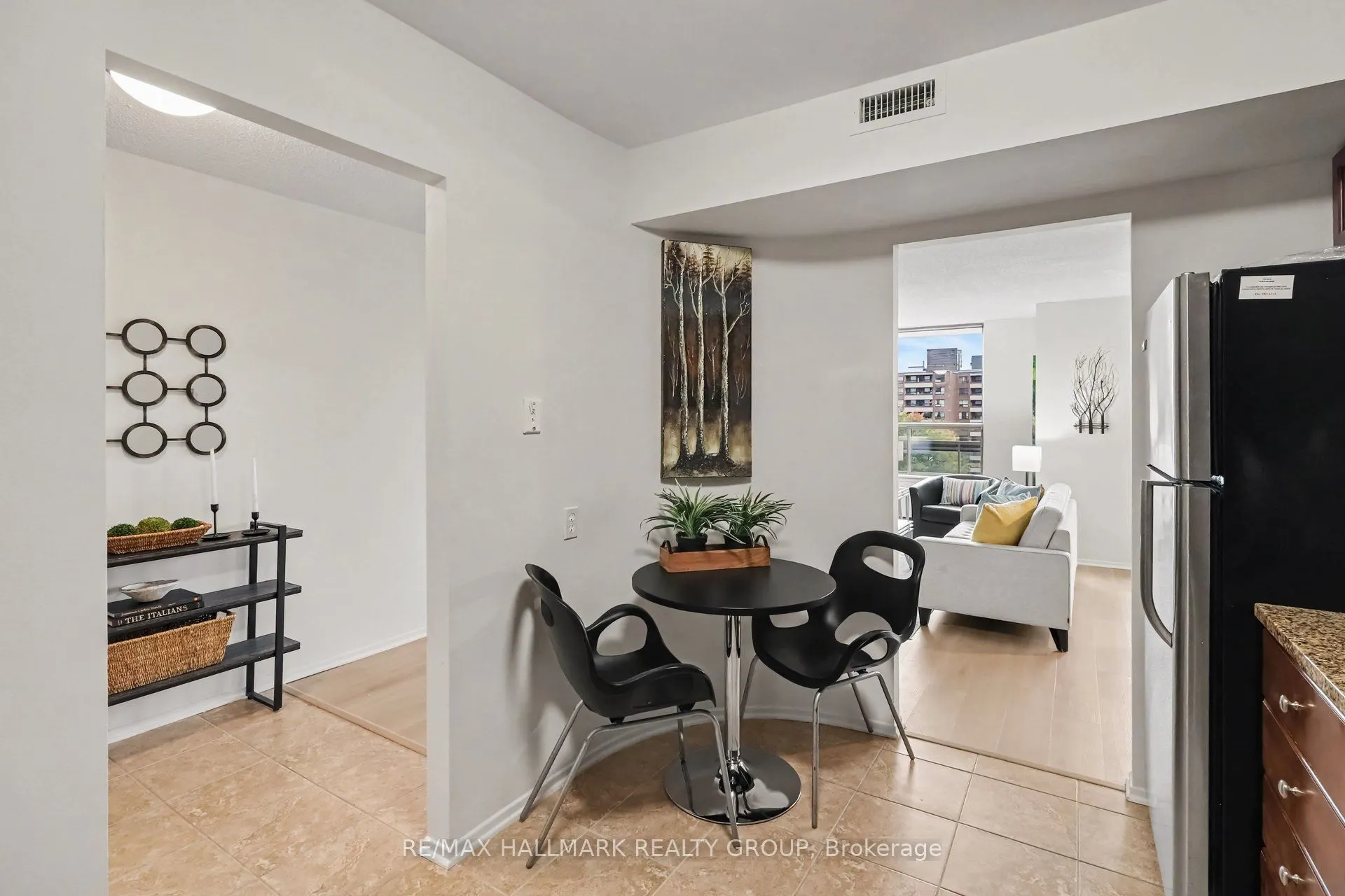 200 Lafontaine Avenue #902