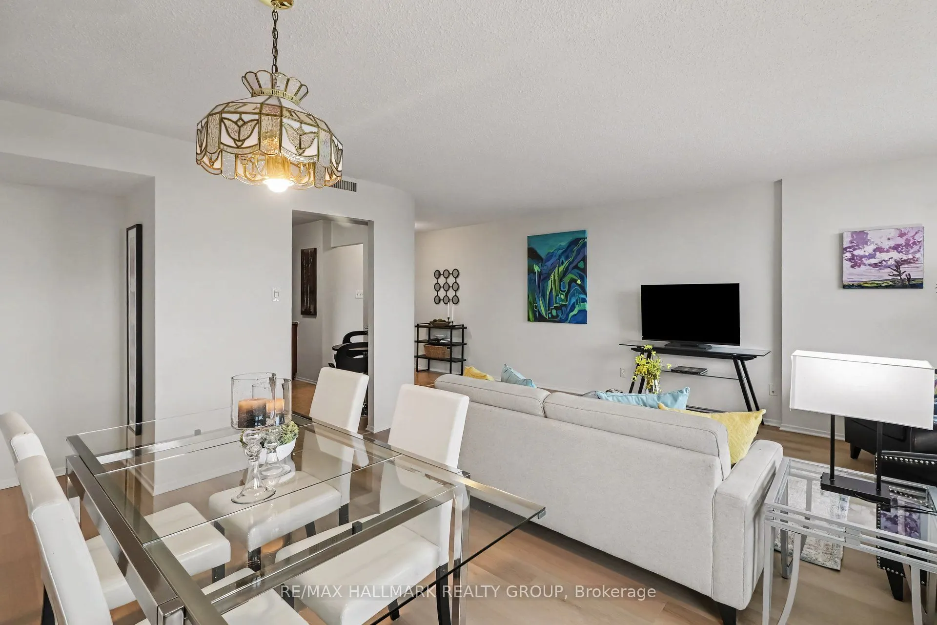 200 Lafontaine Avenue #902