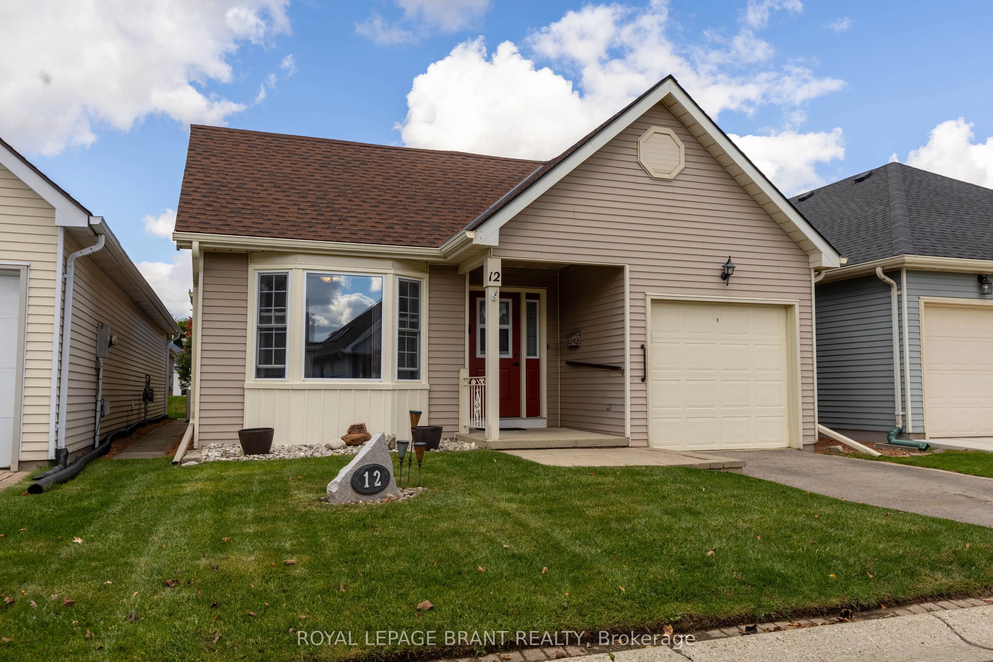 12 Hawkins Crescent