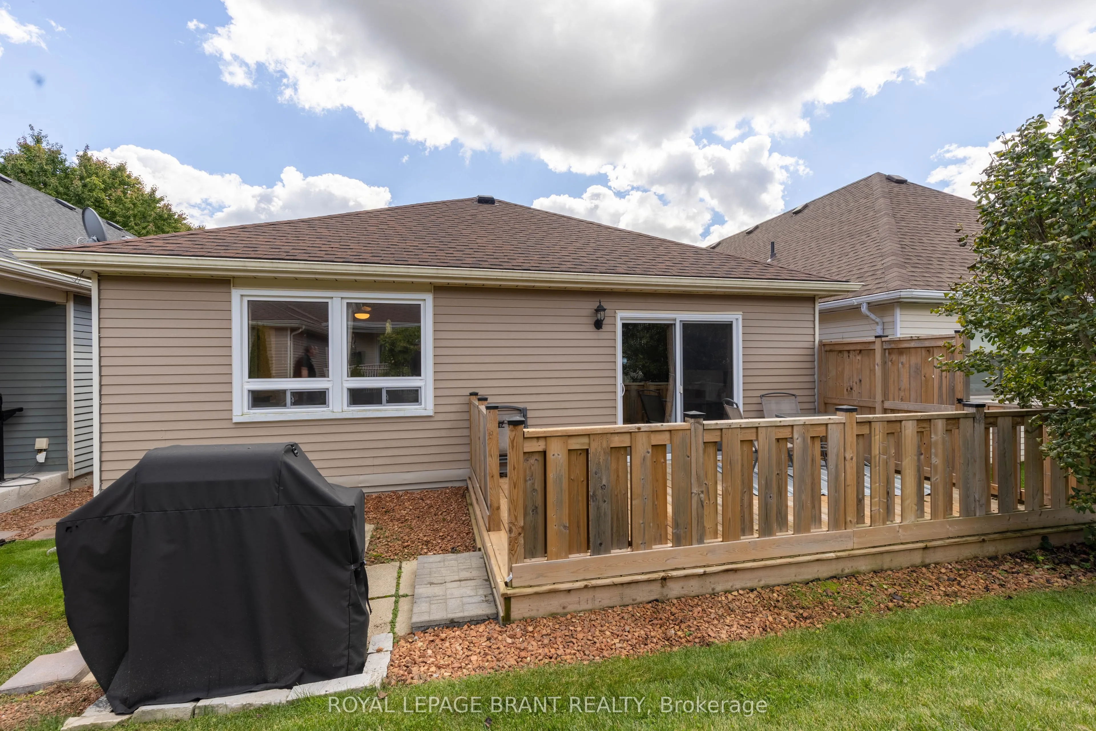 12 Hawkins Crescent