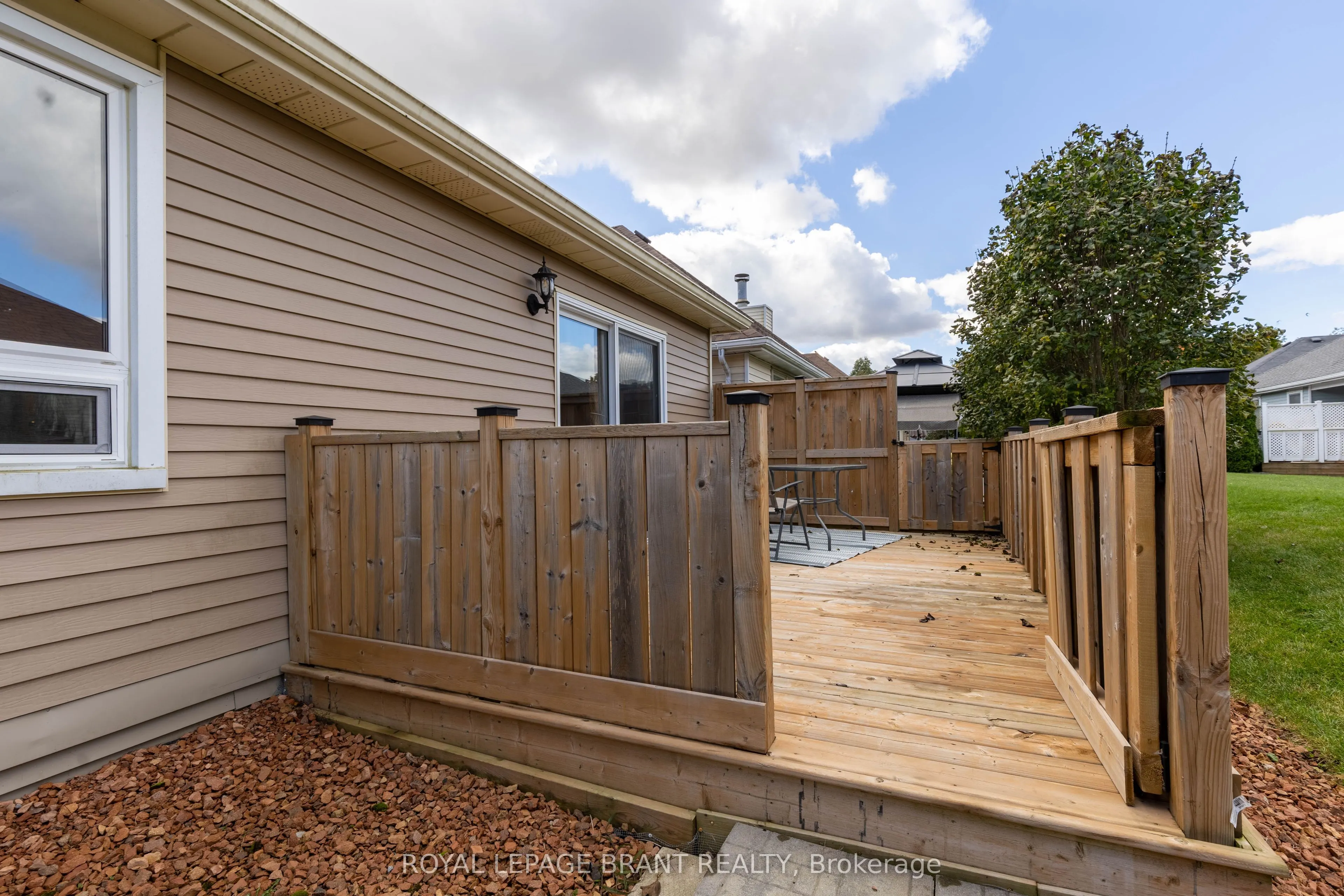 12 Hawkins Crescent