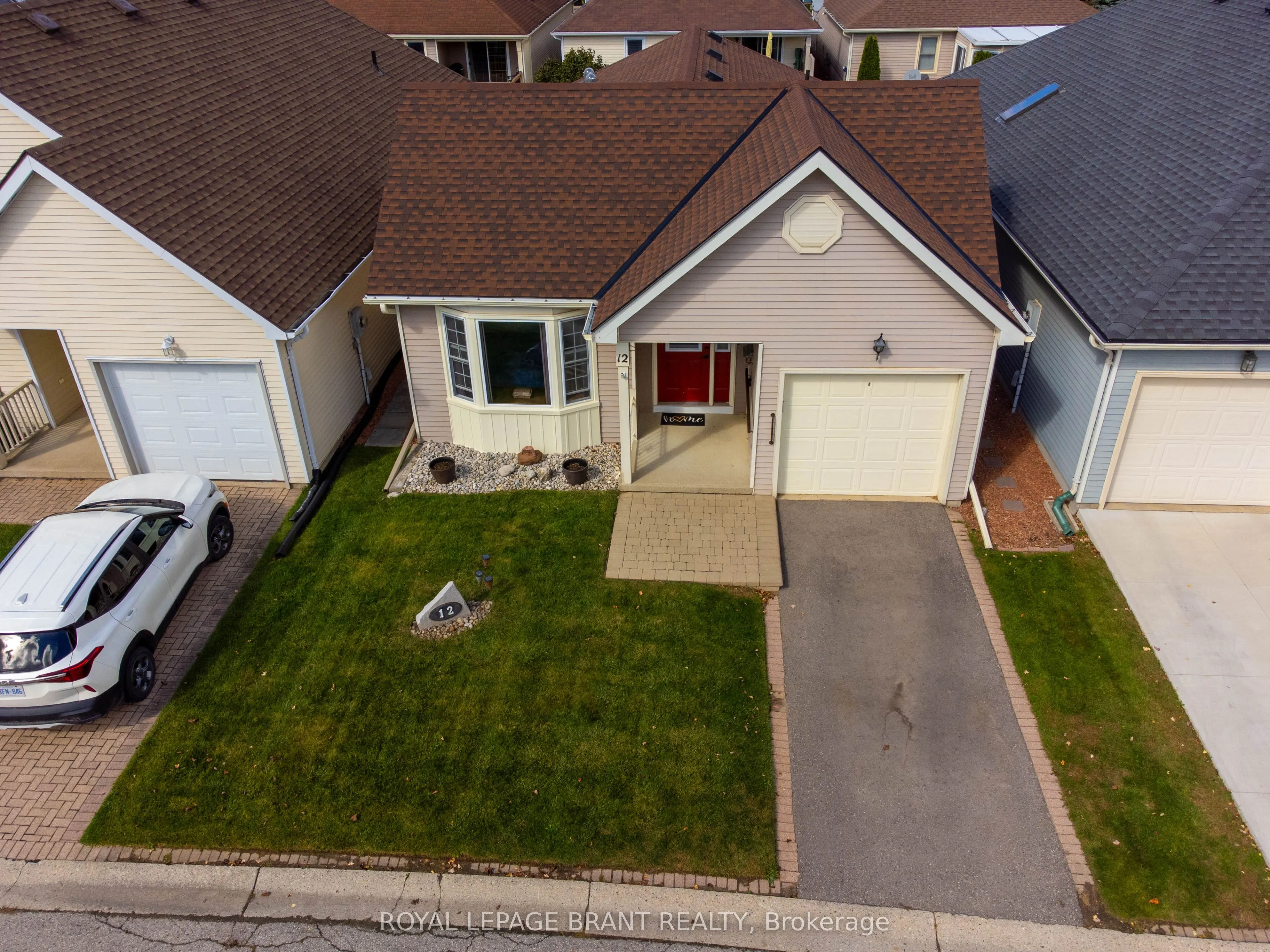 12 Hawkins Crescent