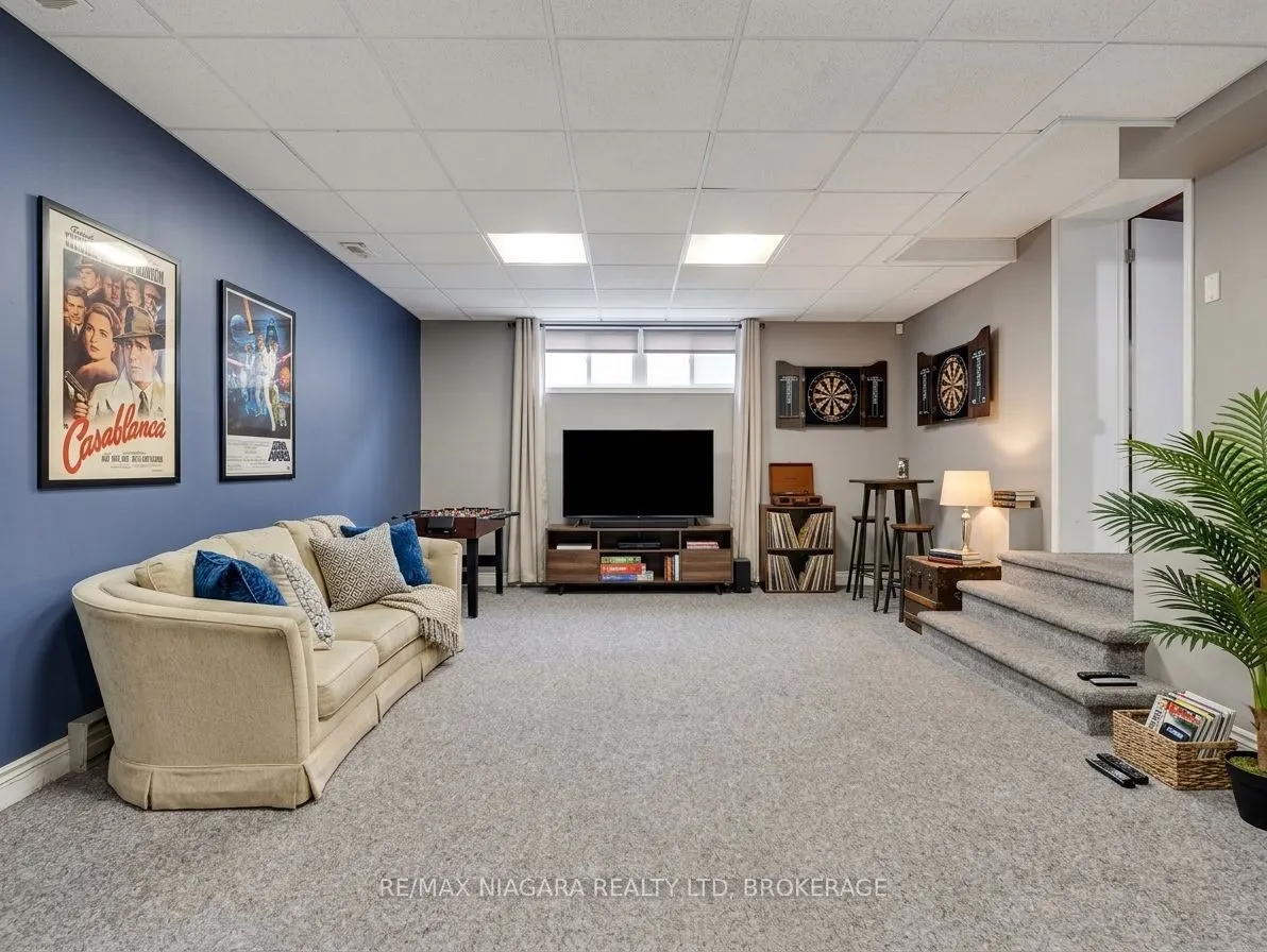 4758 Ryerson Crescent