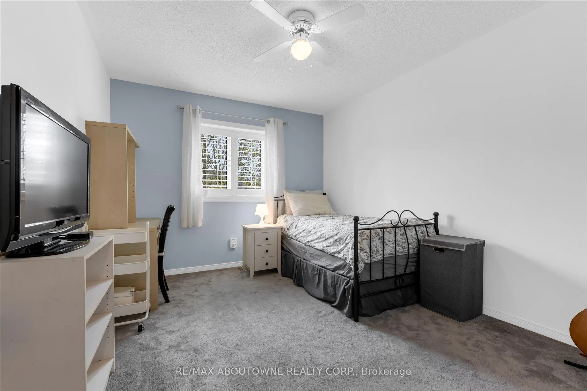 84 Fellowes Crescent