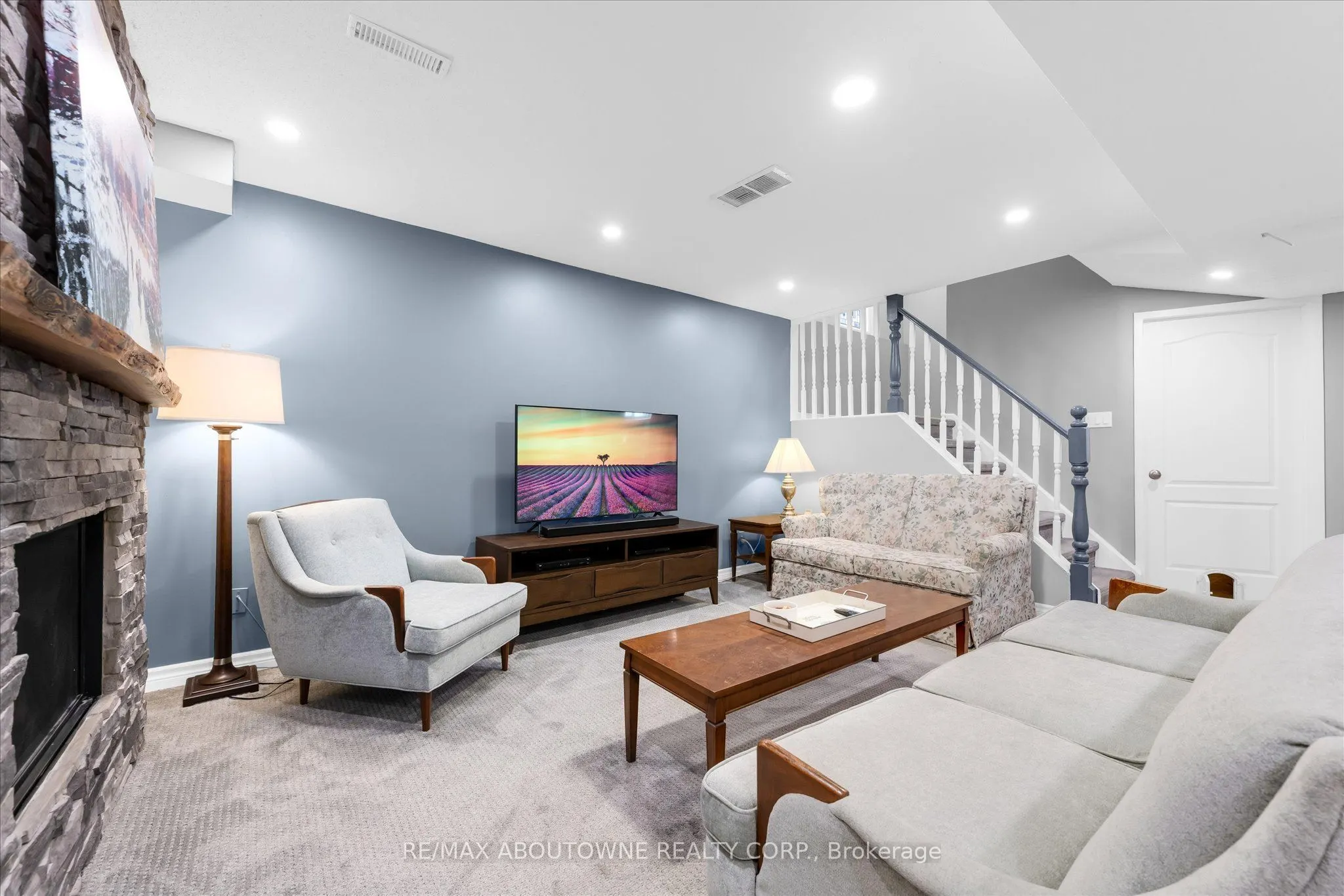 84 Fellowes Crescent