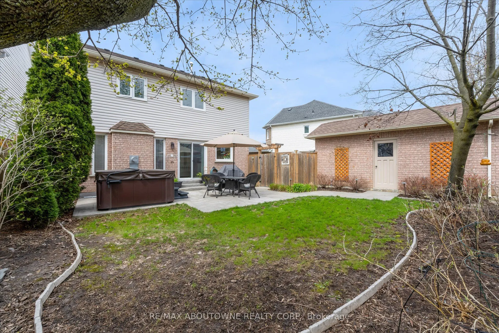 84 Fellowes Crescent